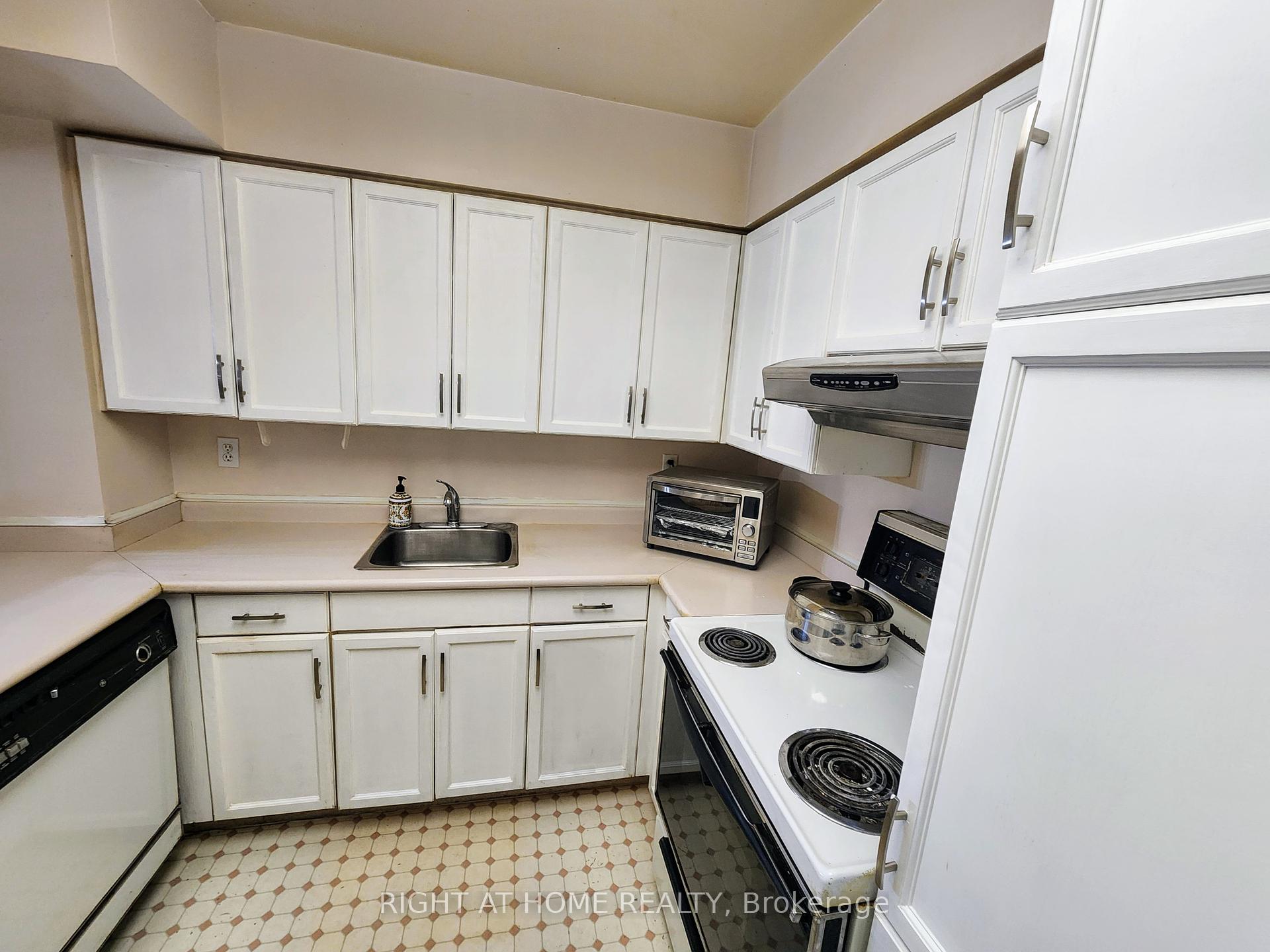 #608 - 11 Thorncliffe Pk Dr, Toronto, ON M4H1P3 | 2 Bedroom 2 Bathroom Condo Apt | Image 7