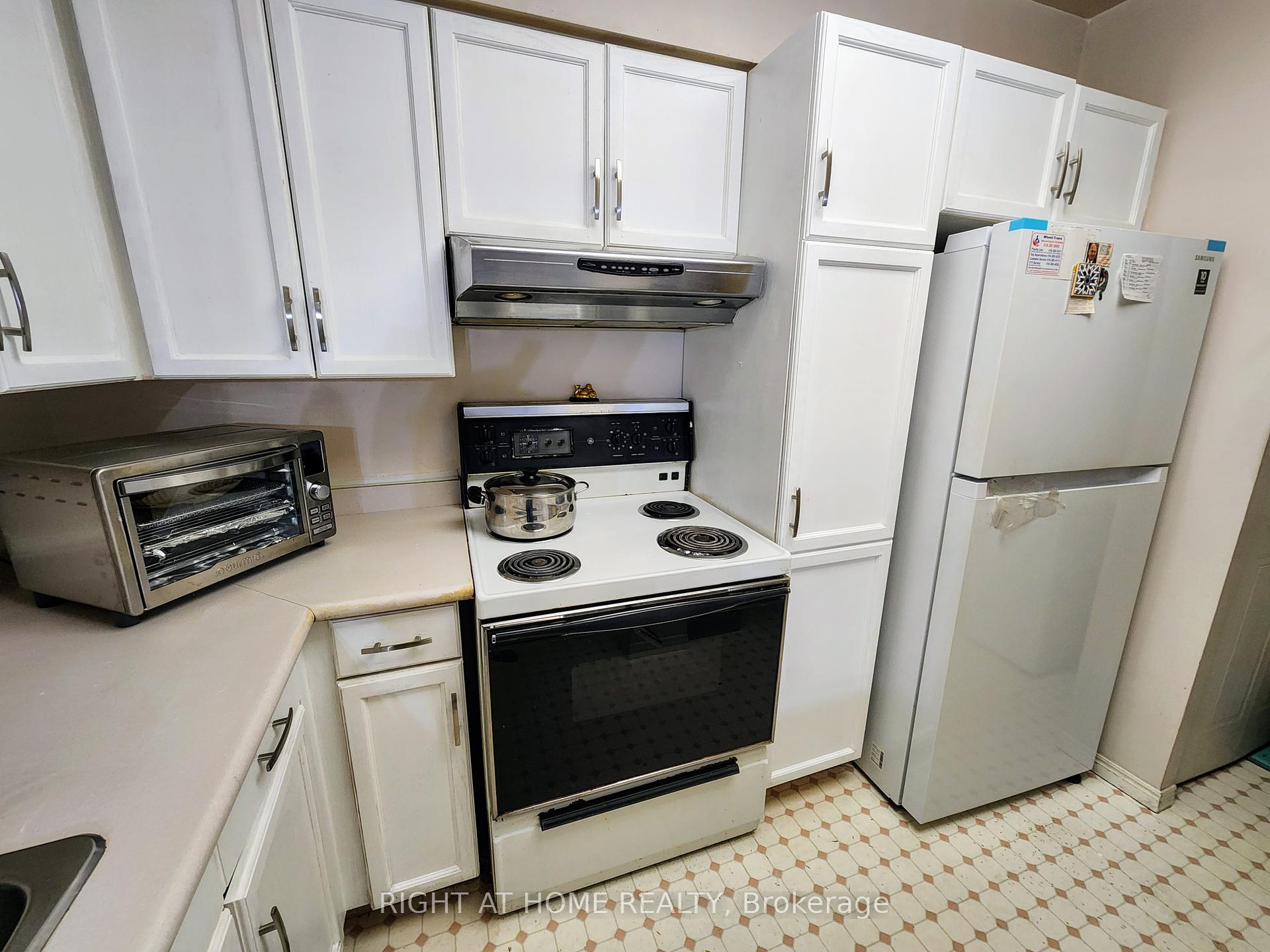 #608 - 11 Thorncliffe Pk Dr, Toronto, ON M4H1P3 | 2 Bedroom 2 Bathroom Condo Apt | Image 8