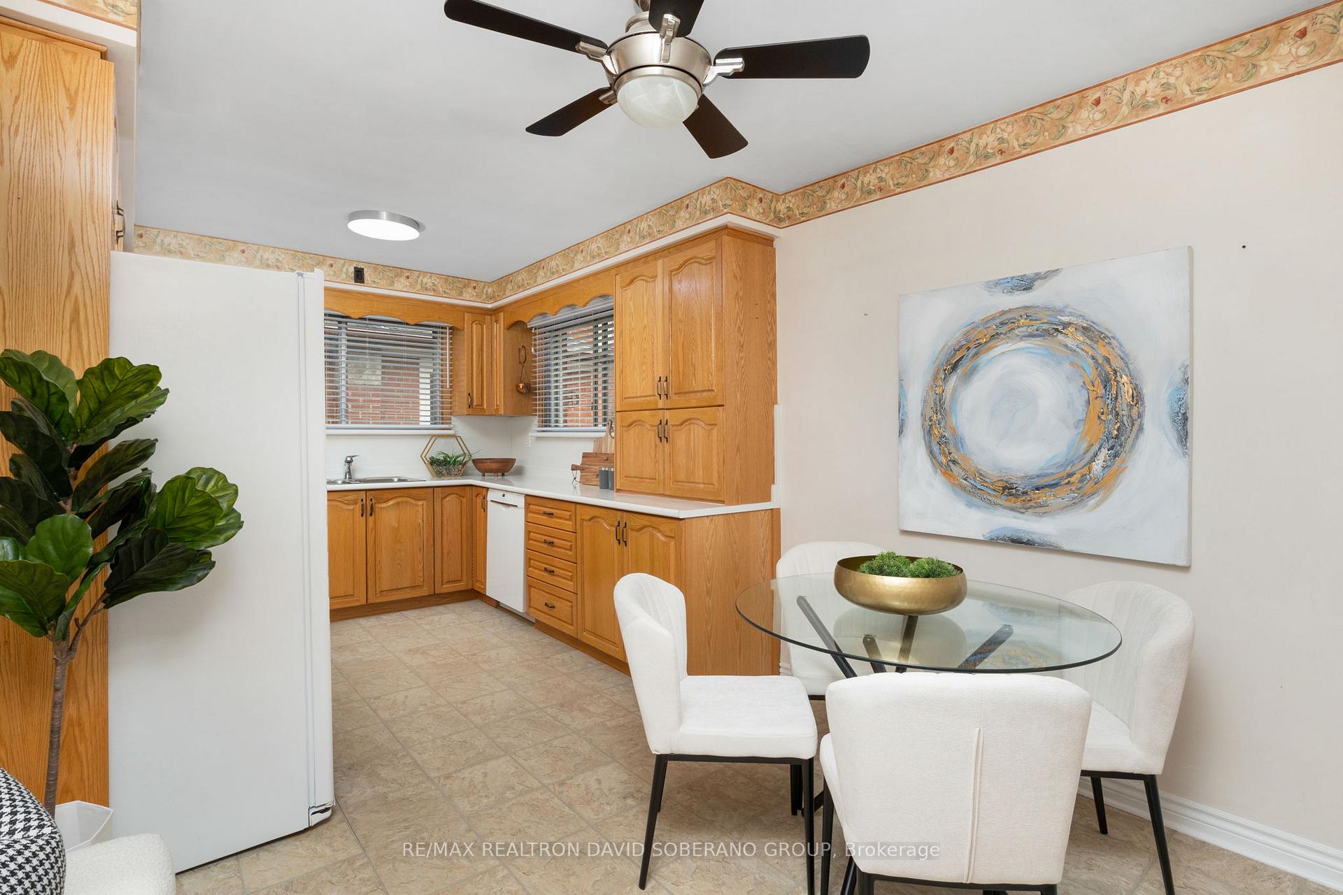 17 Clanton Crt, Toronto, ON M3H2W4 | 3 Bedroom 3 Bathroom Detached House | Image 10