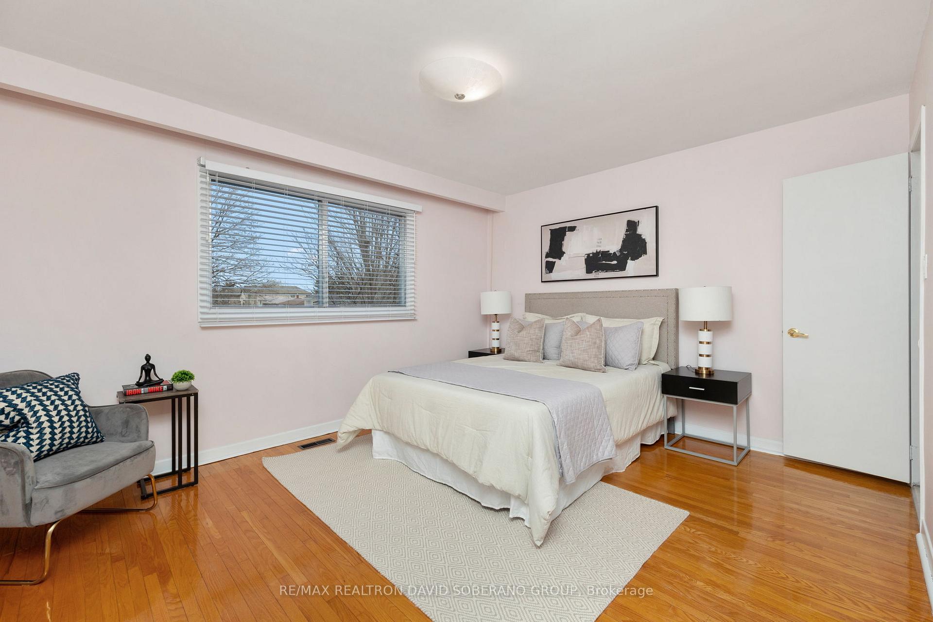17 Clanton Crt, Toronto, ON M3H2W4 | 3 Bedroom 3 Bathroom Detached House | Image 17