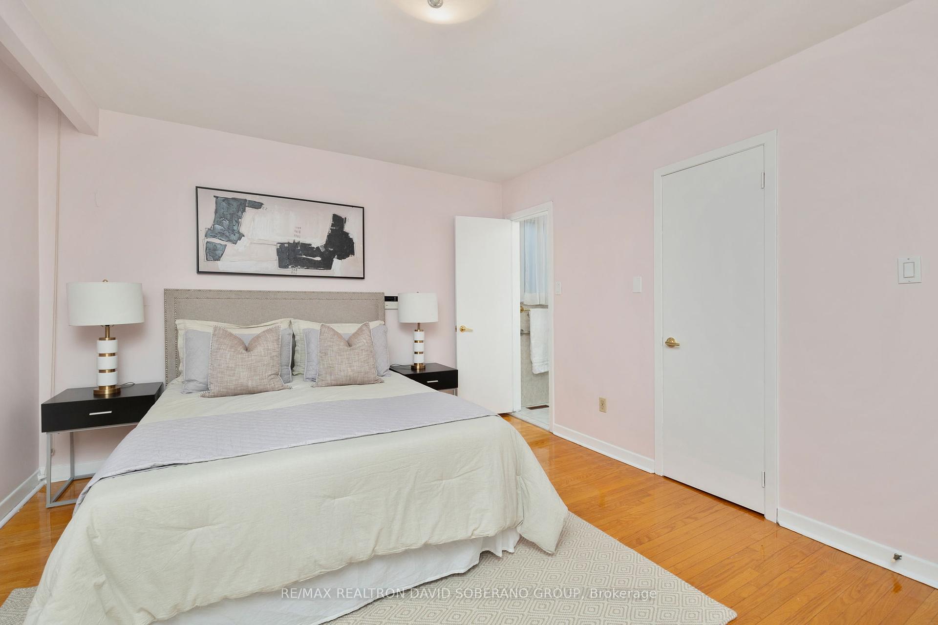 17 Clanton Crt, Toronto, ON M3H2W4 | 3 Bedroom 3 Bathroom Detached House | Image 18