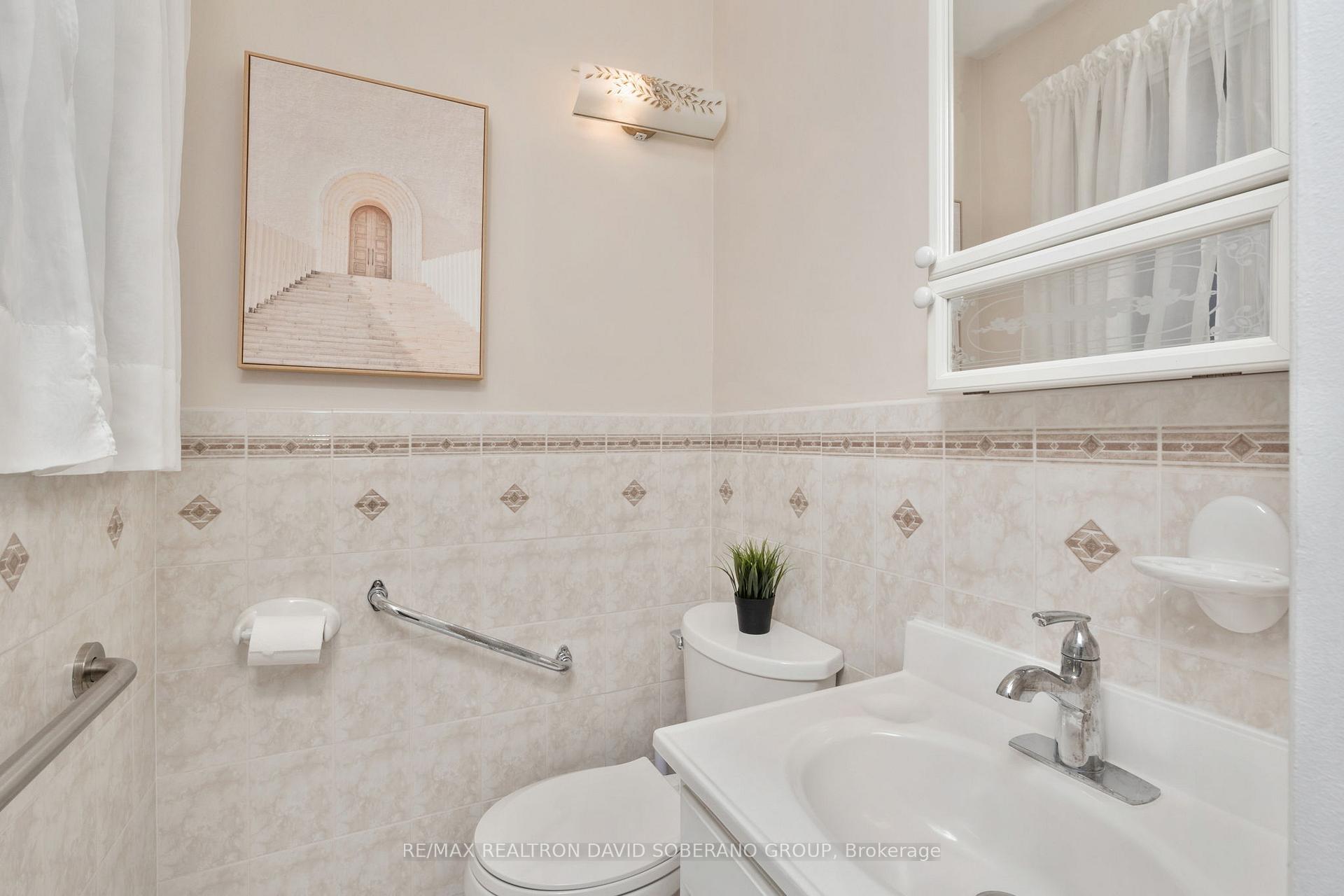 17 Clanton Crt, Toronto, ON M3H2W4 | 3 Bedroom 3 Bathroom Detached House | Image 19