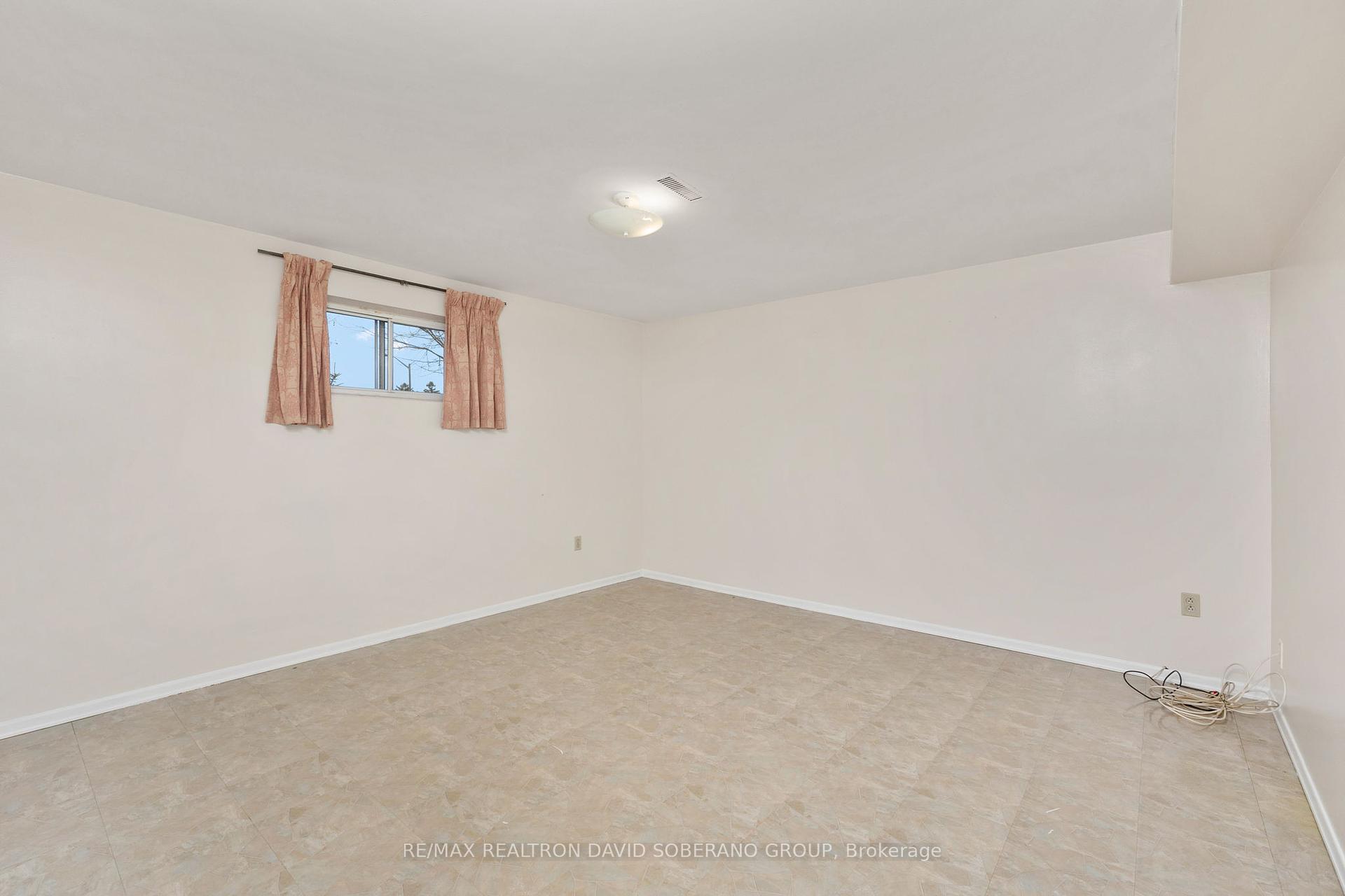 17 Clanton Crt, Toronto, ON M3H2W4 | 3 Bedroom 3 Bathroom Detached House | Image 23