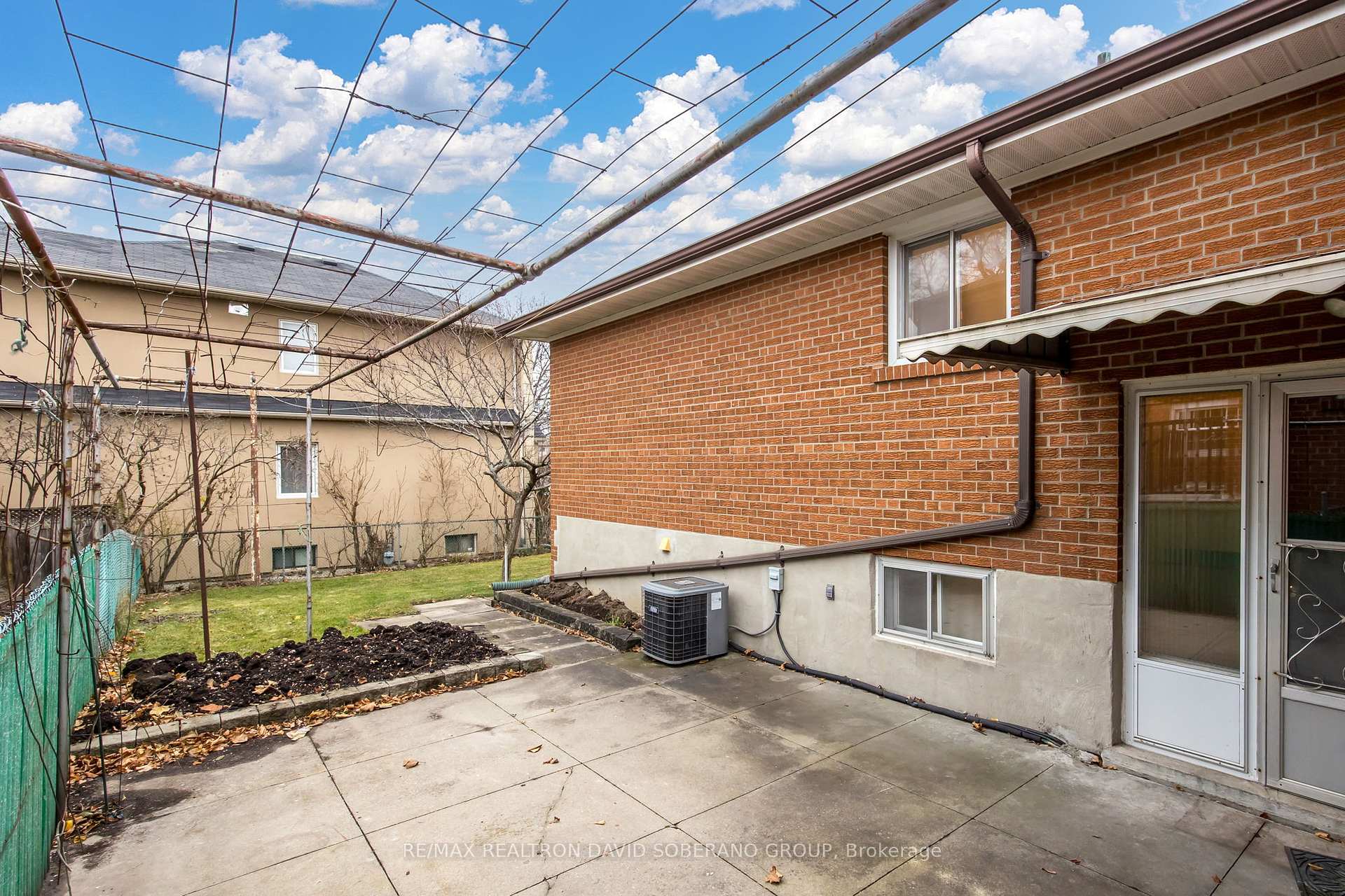 17 Clanton Crt, Toronto, ON M3H2W4 | 3 Bedroom 3 Bathroom Detached House | Image 31