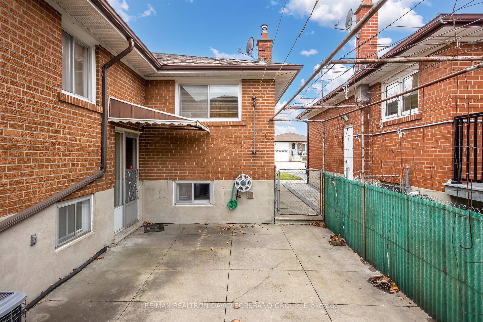 17 Clanton Crt, Toronto, ON M3H2W4 | 3 Bedroom 3 Bathroom Detached House | Image 32