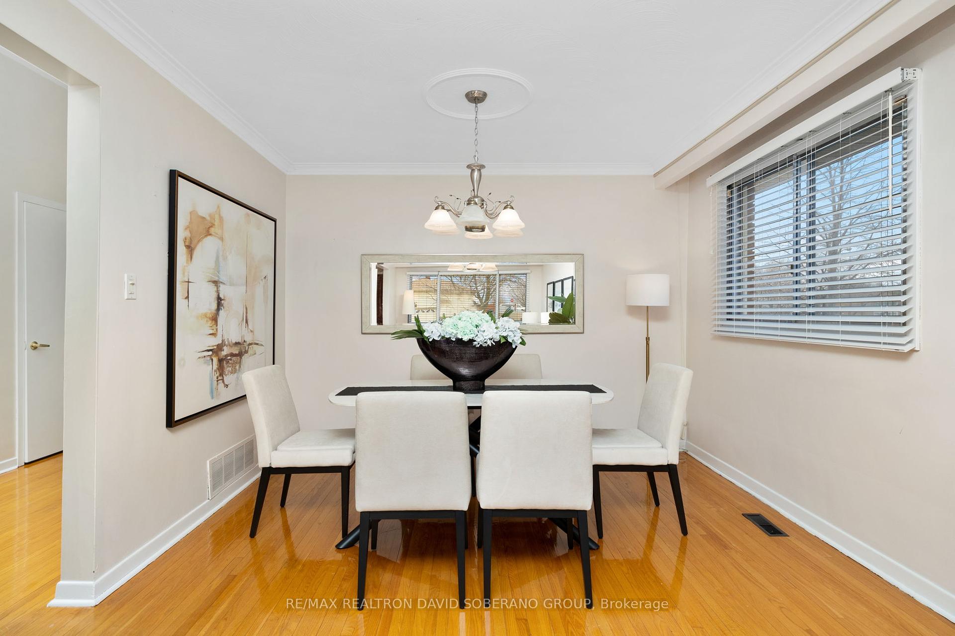 17 Clanton Crt, Toronto, ON M3H2W4 | 3 Bedroom 3 Bathroom Detached House | Image 7