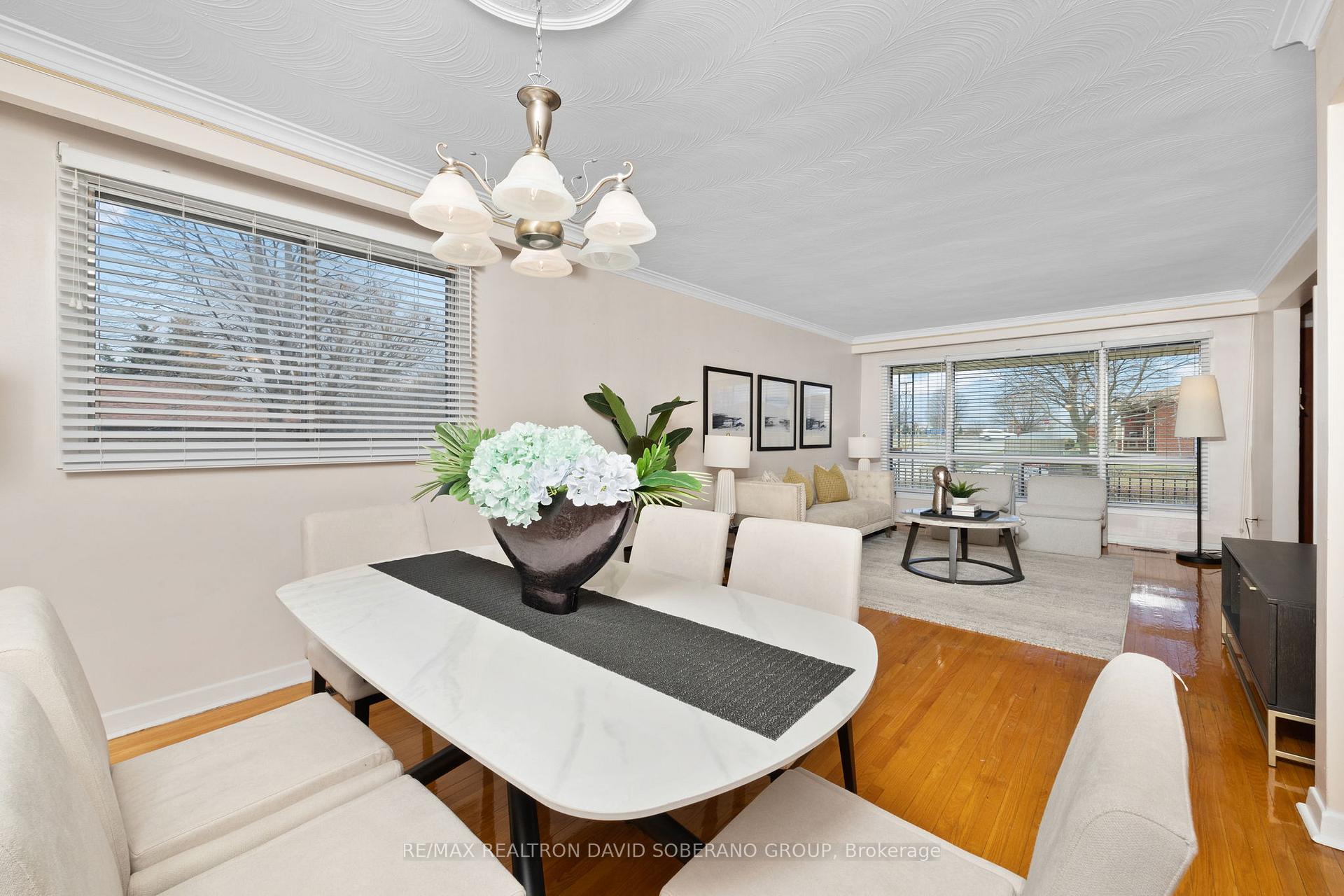 17 Clanton Crt, Toronto, ON M3H2W4 | 3 Bedroom 3 Bathroom Detached House | Image 8