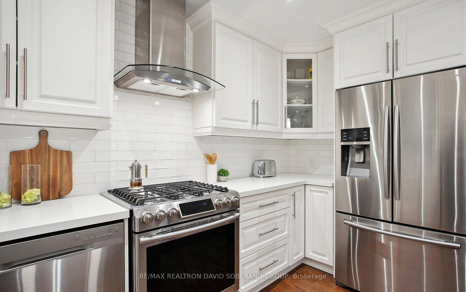 19 Vinci Cres, Toronto, ON M3H2Y6 | 3 Bedroom 2 Bathroom Detached House | Image 10