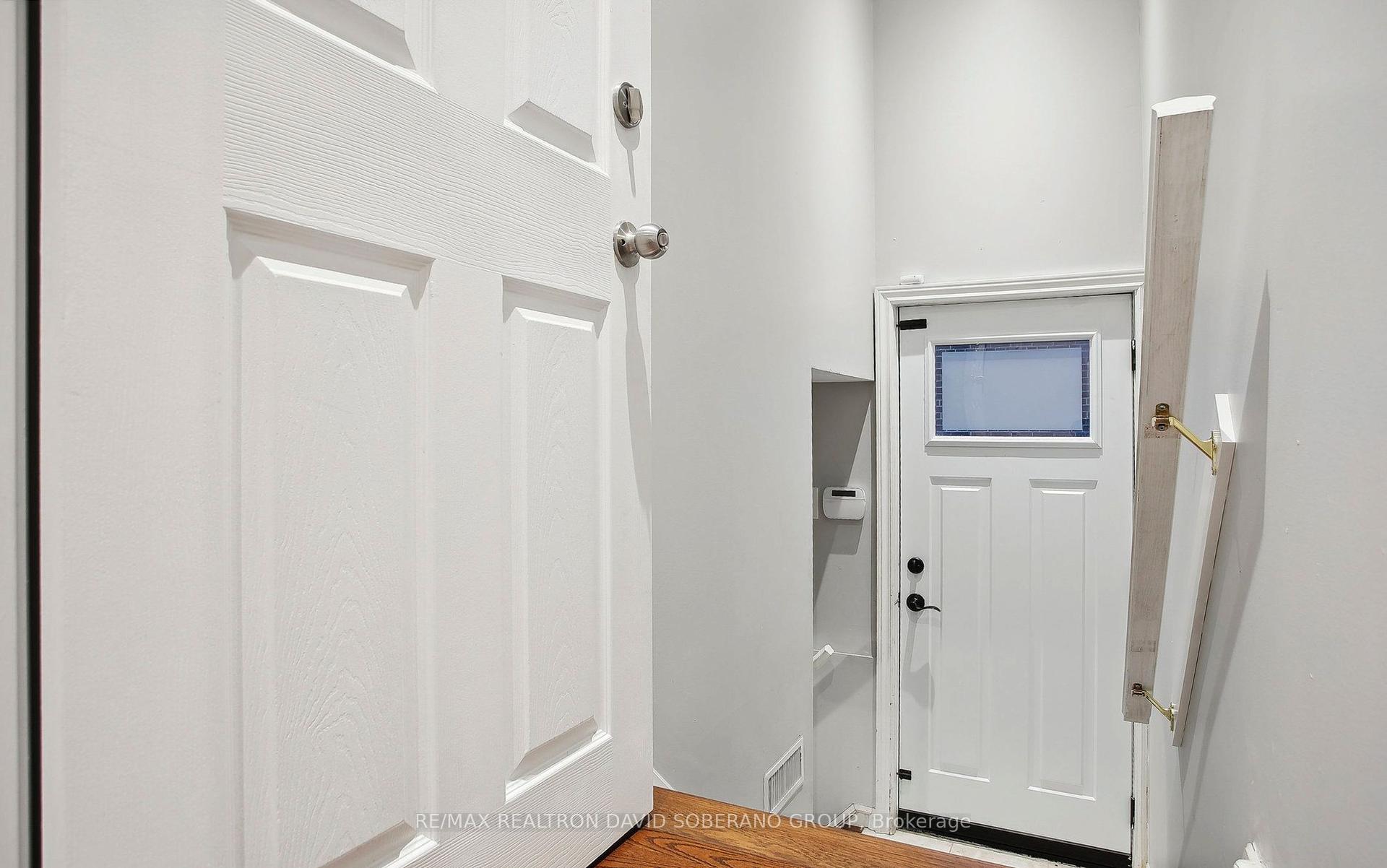 19 Vinci Cres, Toronto, ON M3H2Y6 | 3 Bedroom 2 Bathroom Detached House | Image 20