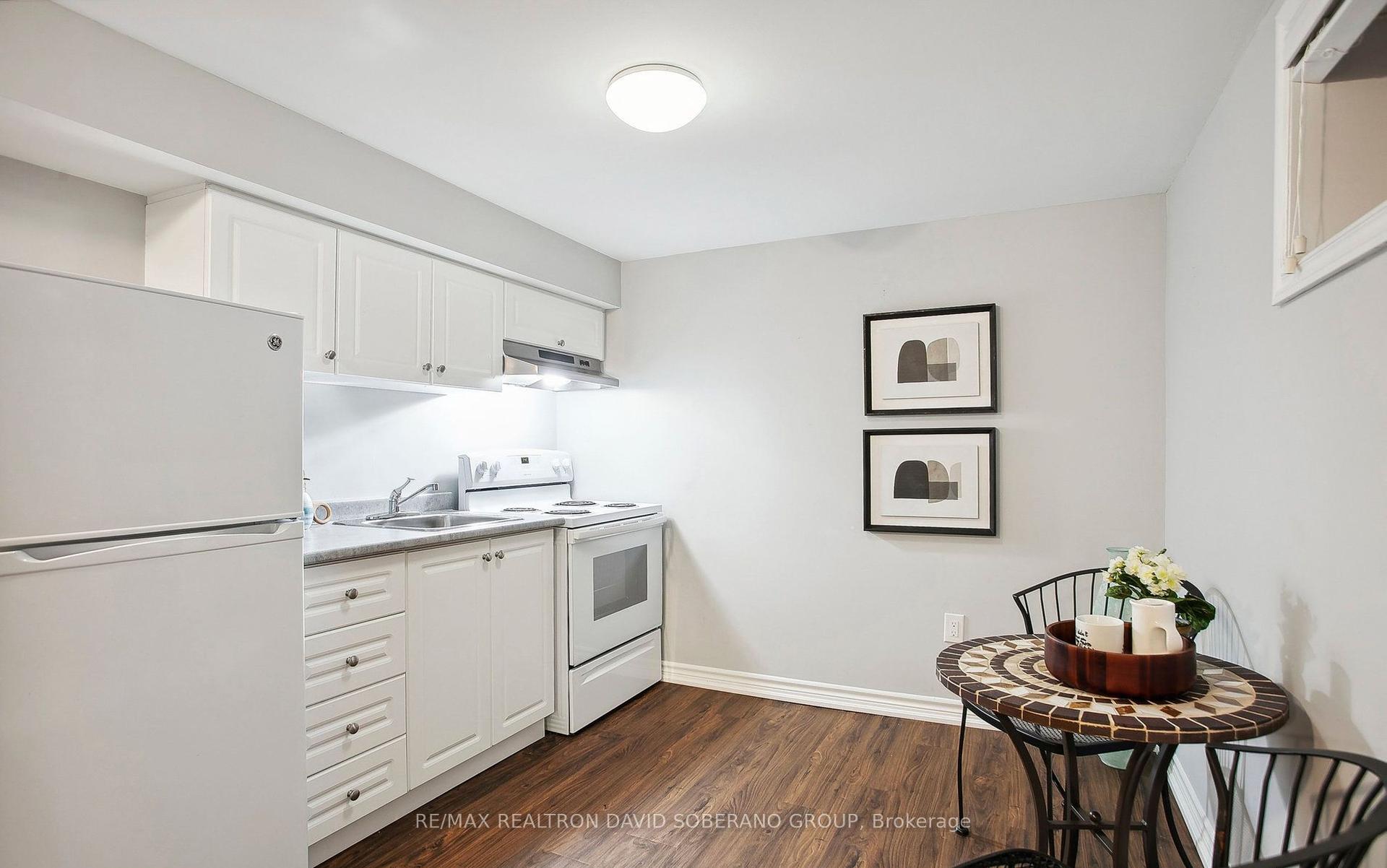 19 Vinci Cres, Toronto, ON M3H2Y6 | 3 Bedroom 2 Bathroom Detached House | Image 24