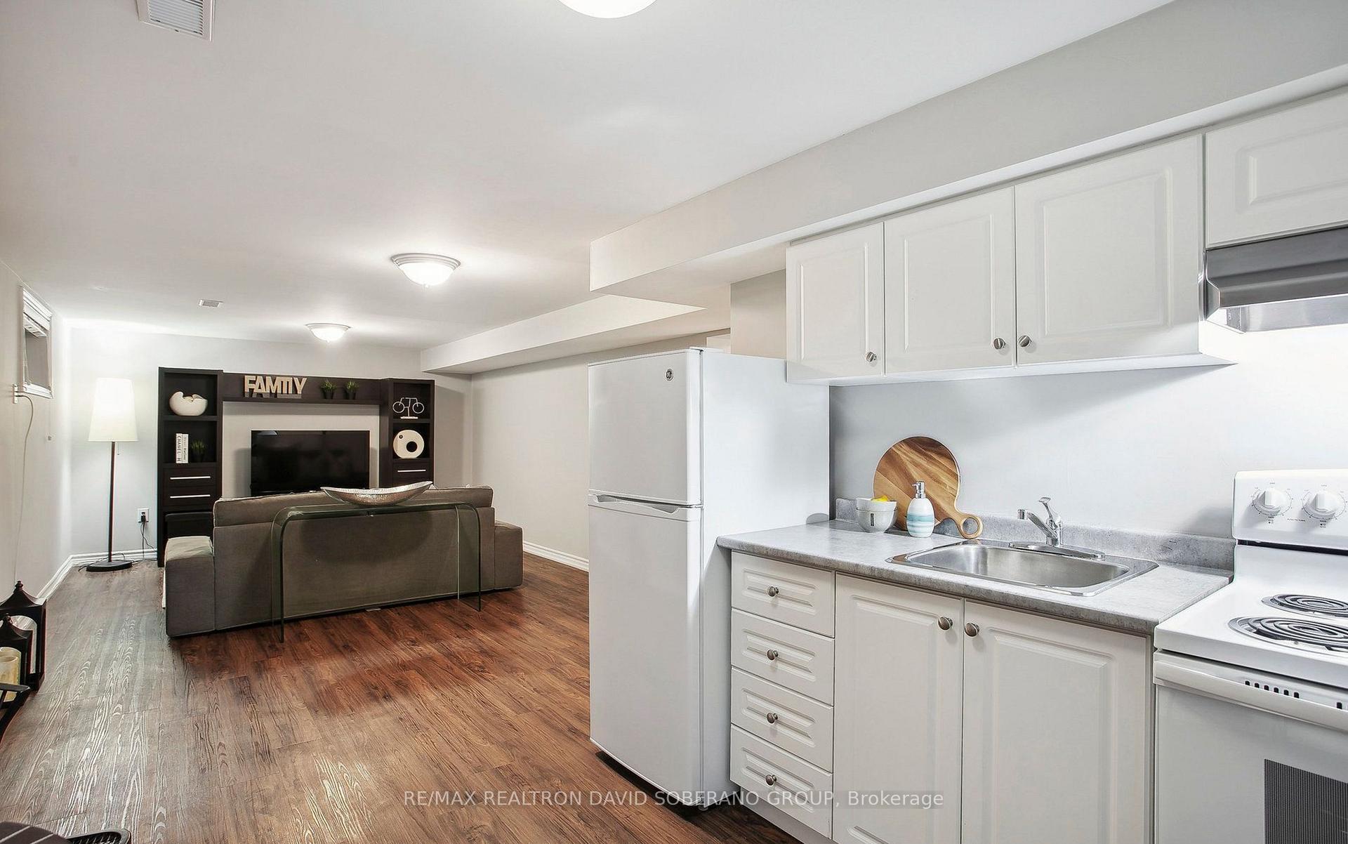 19 Vinci Cres, Toronto, ON M3H2Y6 | 3 Bedroom 2 Bathroom Detached House | Image 25