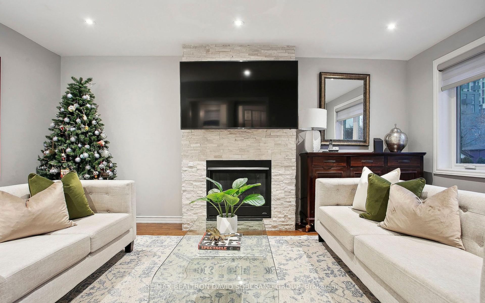 19 Vinci Cres, Toronto, ON M3H2Y6 | 3 Bedroom 2 Bathroom Detached House | Image 5