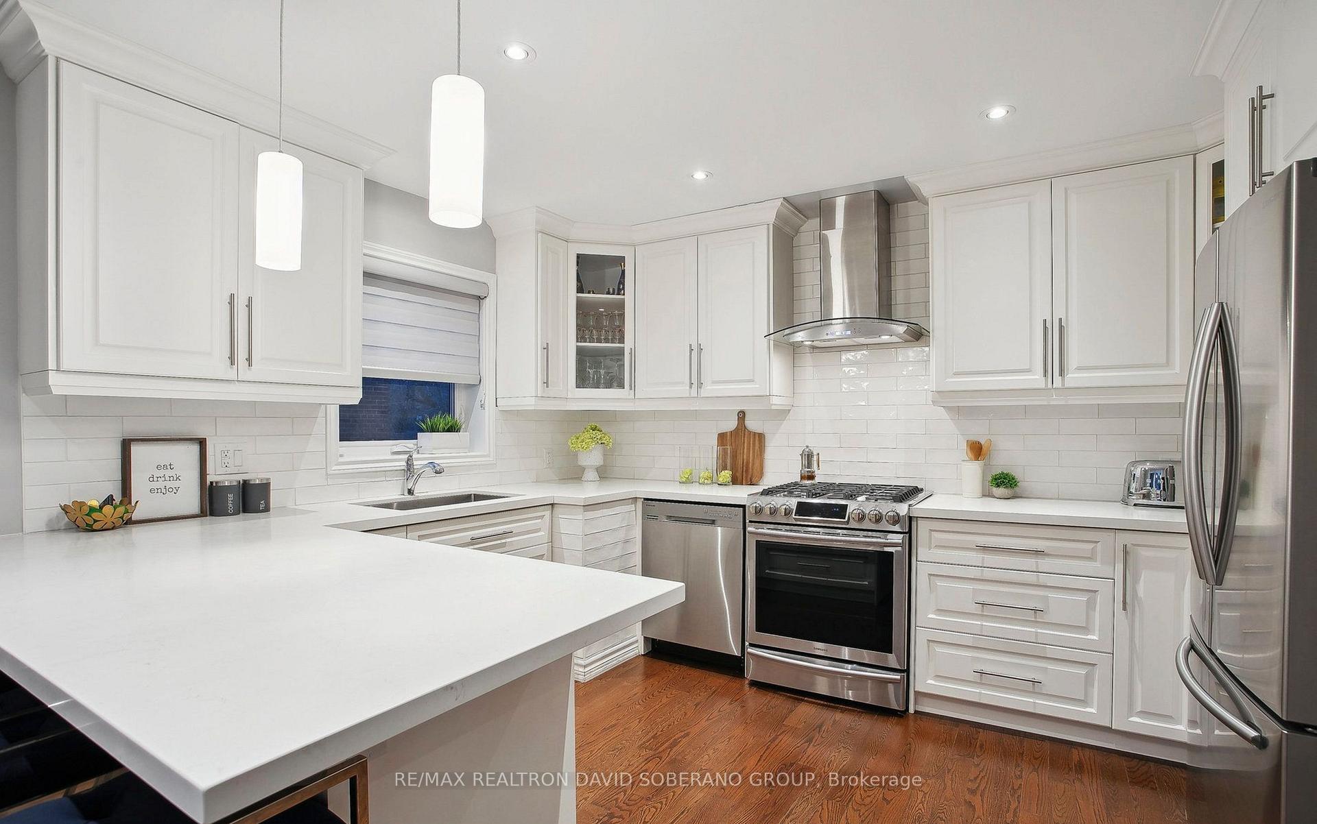 19 Vinci Cres, Toronto, ON M3H2Y6 | 3 Bedroom 2 Bathroom Detached House | Image 8