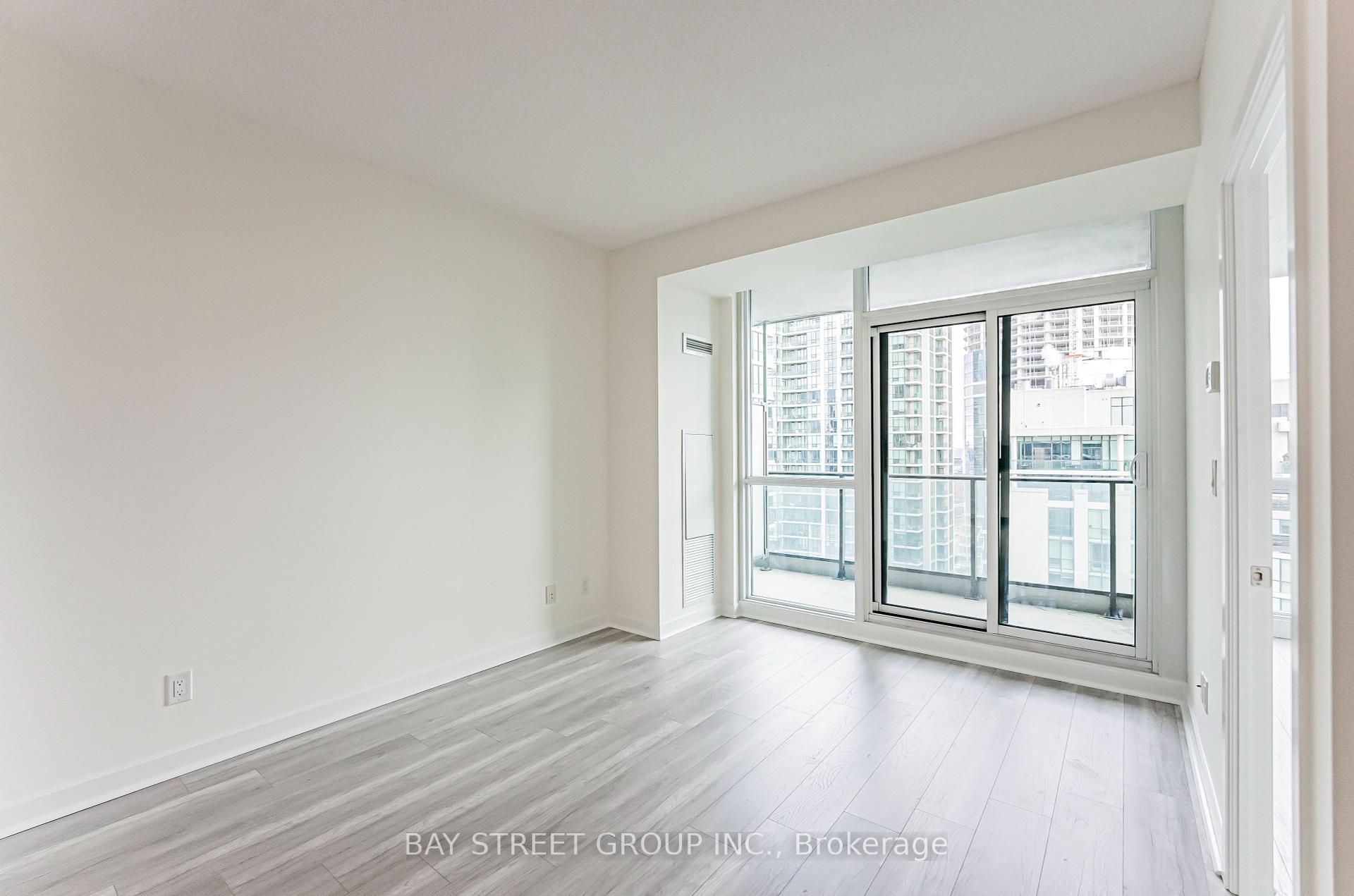 #2907 - 33 Bay St, Toronto, ON M5J2Z3 | 1 Bedroom 1 Bathroom Condo Apt | Image 10