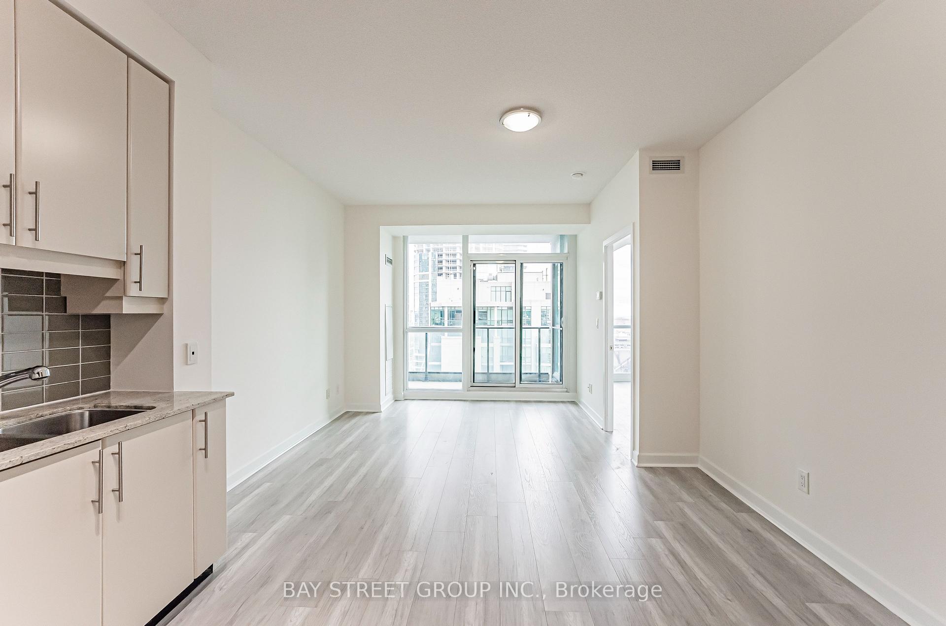 #2907 - 33 Bay St, Toronto, ON M5J2Z3 | 1 Bedroom 1 Bathroom Condo Apt | Image 14