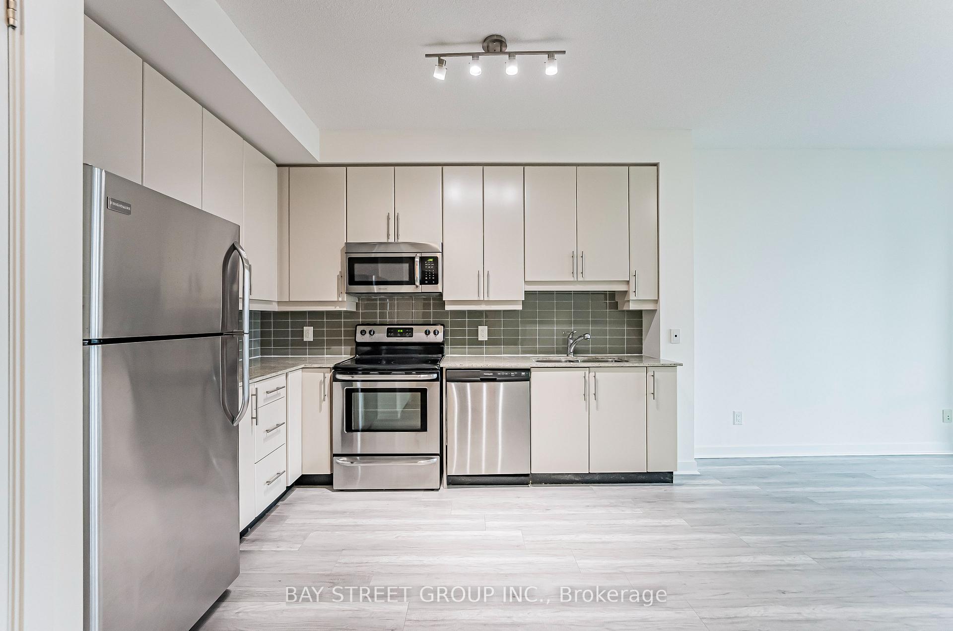 #2907 - 33 Bay St, Toronto, ON M5J2Z3 | 1 Bedroom 1 Bathroom Condo Apt | Image 9