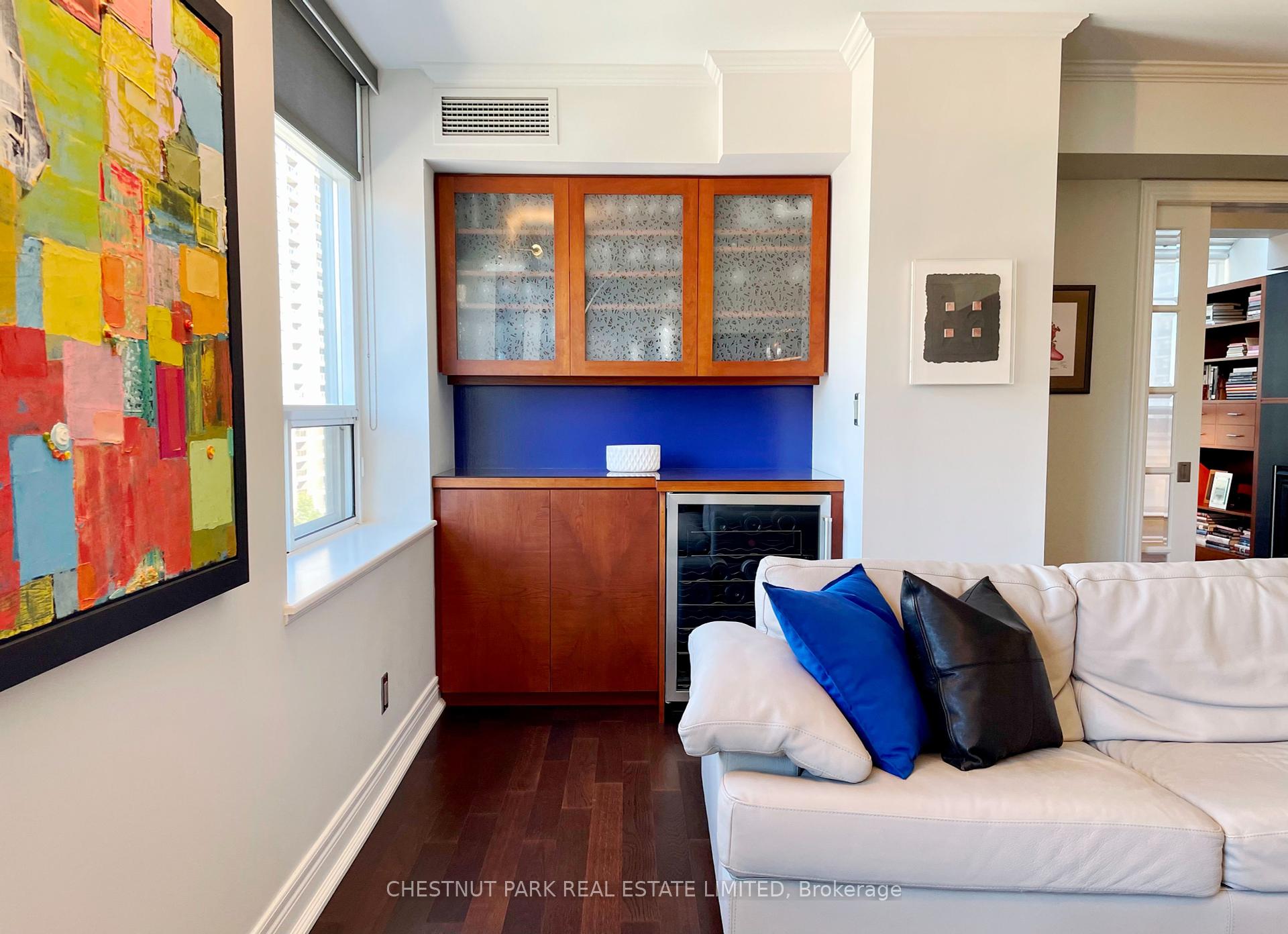 #819 - 5 Rosehill Ave, Toronto, ON M4T3A6 | 2 Bedroom 3 Bathroom Condo Apt | Image 8