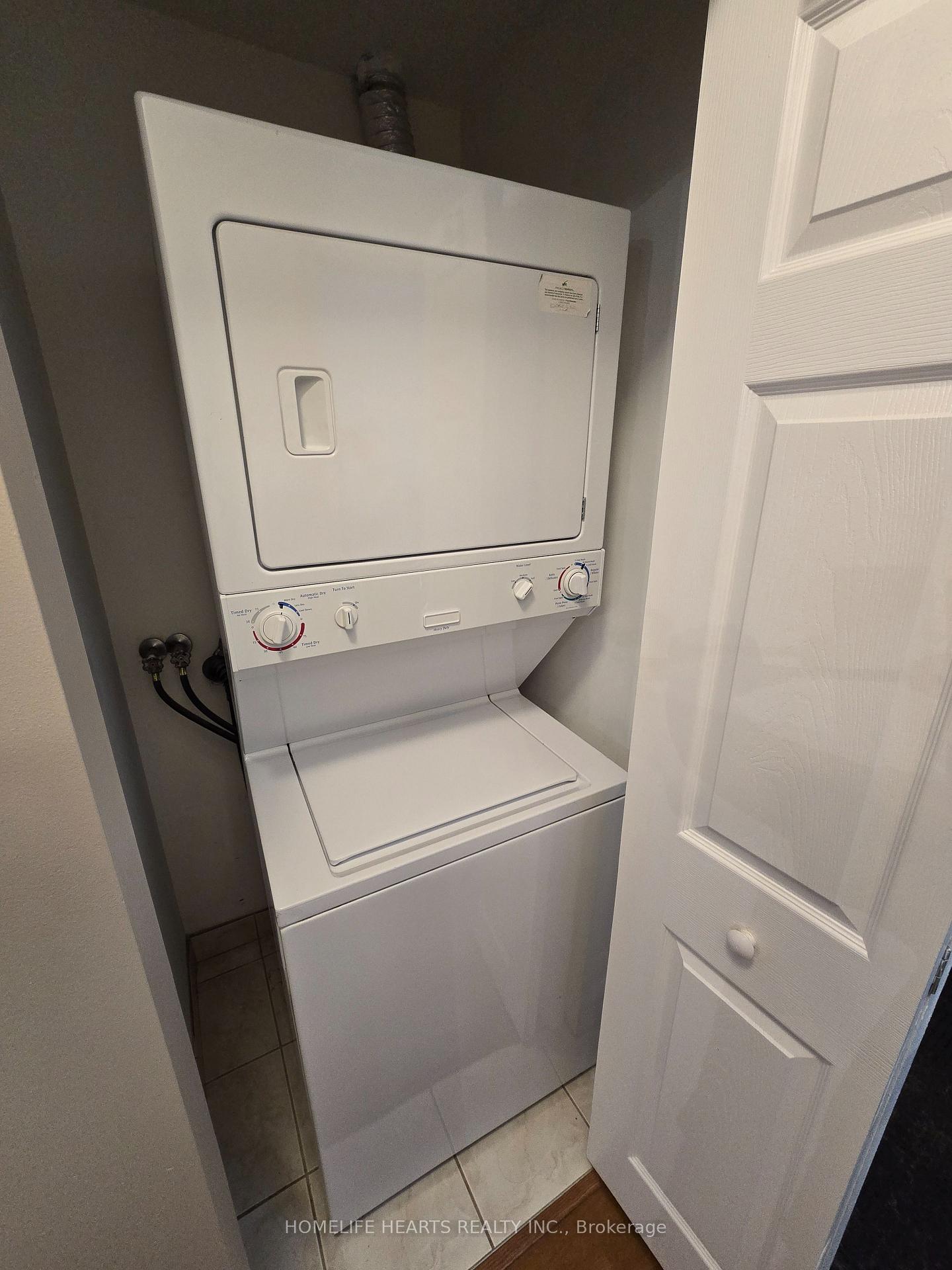 #401 - 4200 Bathurst St, Toronto, ON M3H6C7 | 1 Bedroom 2 Bathroom Condo Apt | Image 11