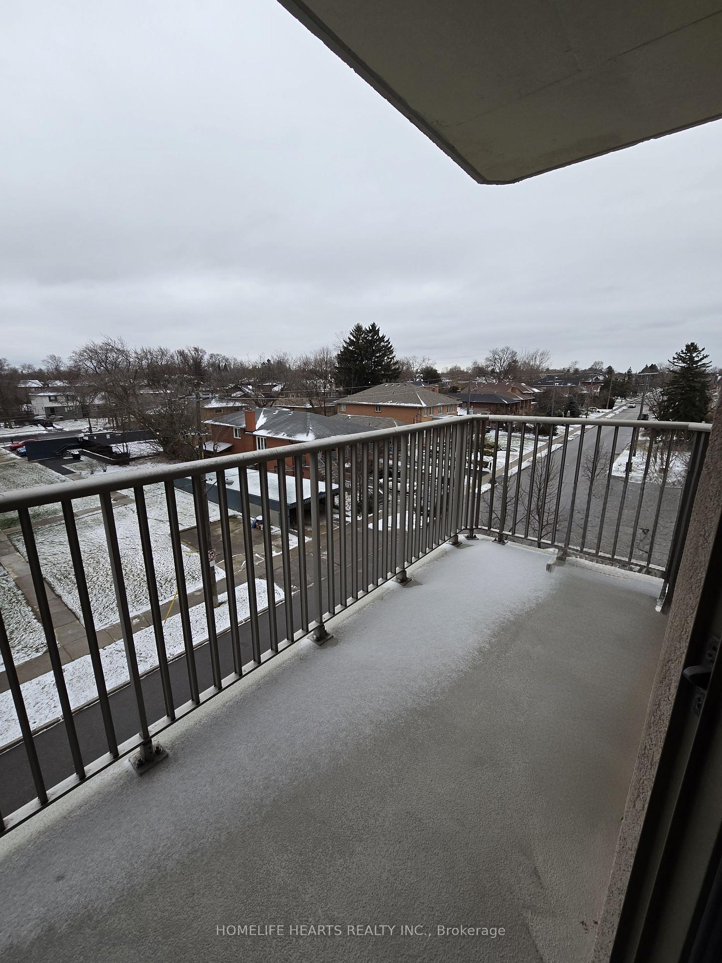 #401 - 4200 Bathurst St, Toronto, ON M3H6C7 | 1 Bedroom 2 Bathroom Condo Apt | Image 5