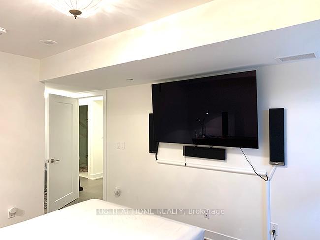 #110 - 80 Vanauley St, Toronto, ON M5T0C9 | 2 Bedroom 3 Bathroom Condo Apt | Image 22