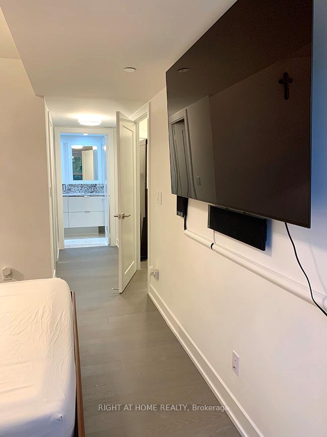 #110 - 80 Vanauley St, Toronto, ON M5T0C9 | 2 Bedroom 3 Bathroom Condo Apt | Image 23