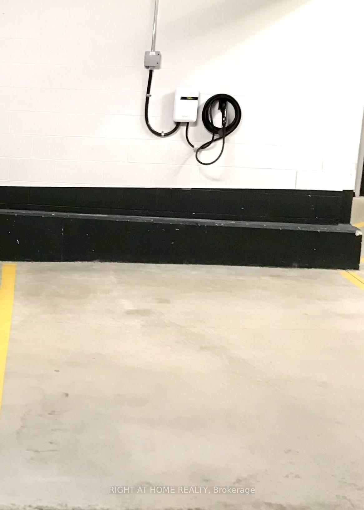 #110 - 80 Vanauley St, Toronto, ON M5T0C9 | 2 Bedroom 3 Bathroom Condo Apt | Image 30