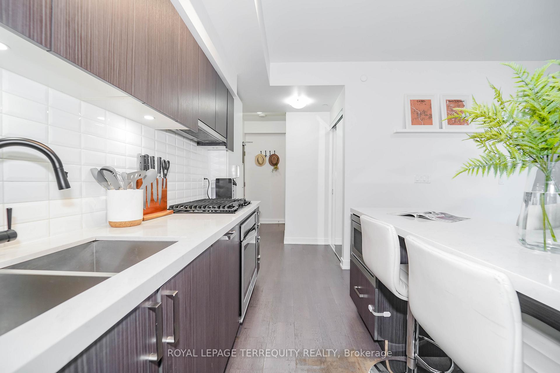 #301 - 501 St. Clair Ave W, Toronto, ON M5P0A2 | 2 Bedroom 2 Bathroom Condo Apt | Image 11