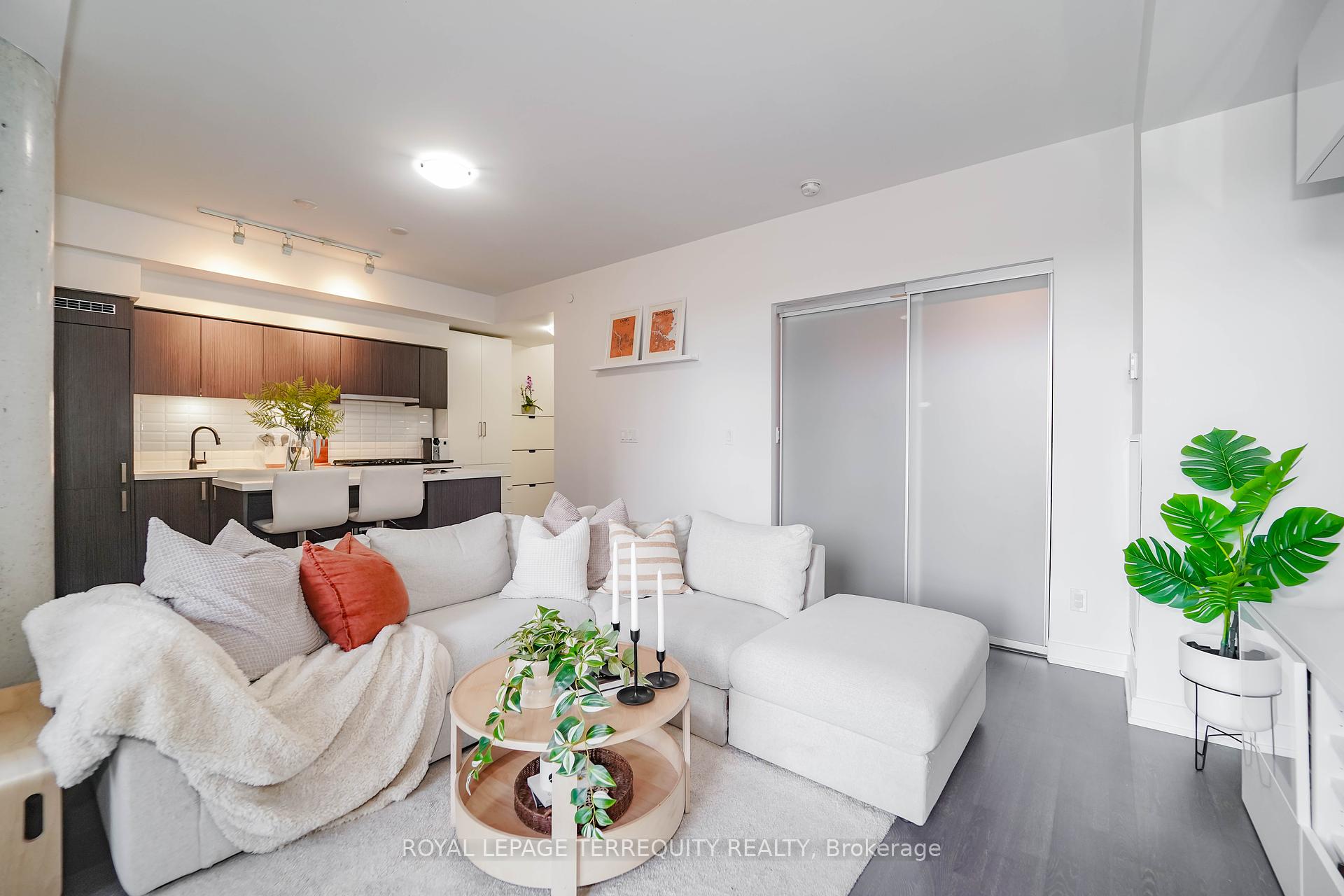 #301 - 501 St. Clair Ave W, Toronto, ON M5P0A2 | 2 Bedroom 2 Bathroom Condo Apt | Image 19