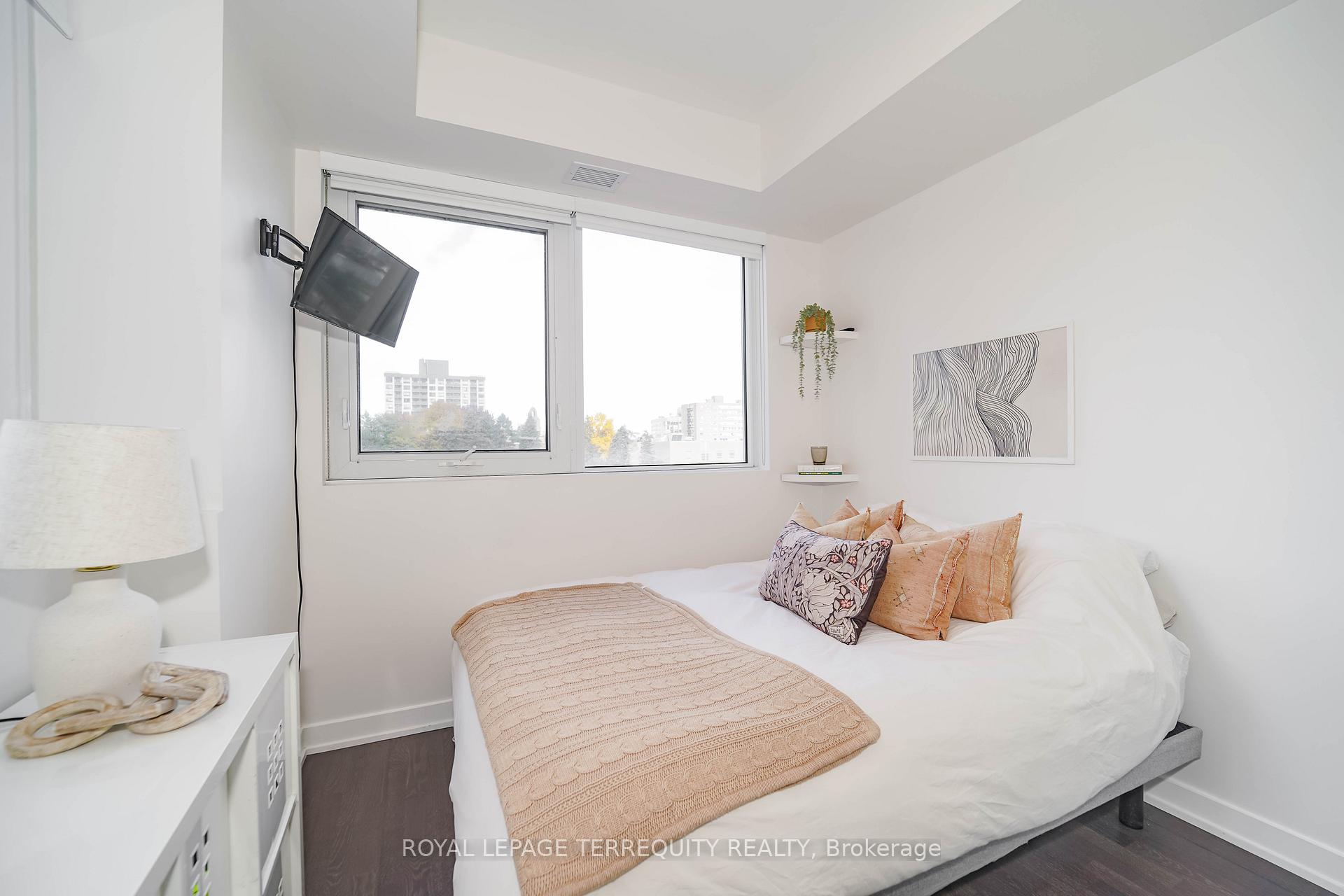 #301 - 501 St. Clair Ave W, Toronto, ON M5P0A2 | 2 Bedroom 2 Bathroom Condo Apt | Image 21