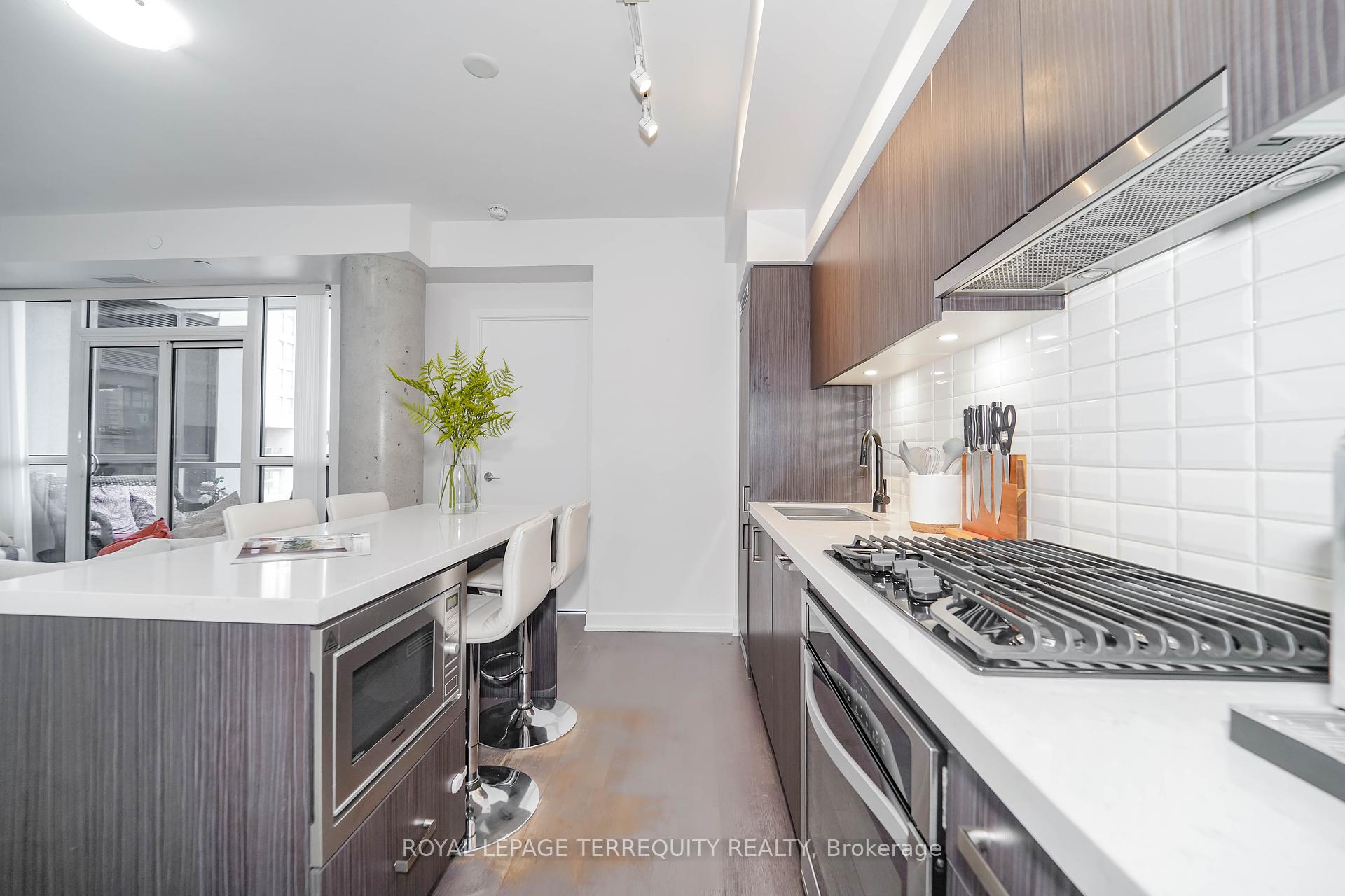 #301 - 501 St. Clair Ave W, Toronto, ON M5P0A2 | 2 Bedroom 2 Bathroom Condo Apt | Image 9