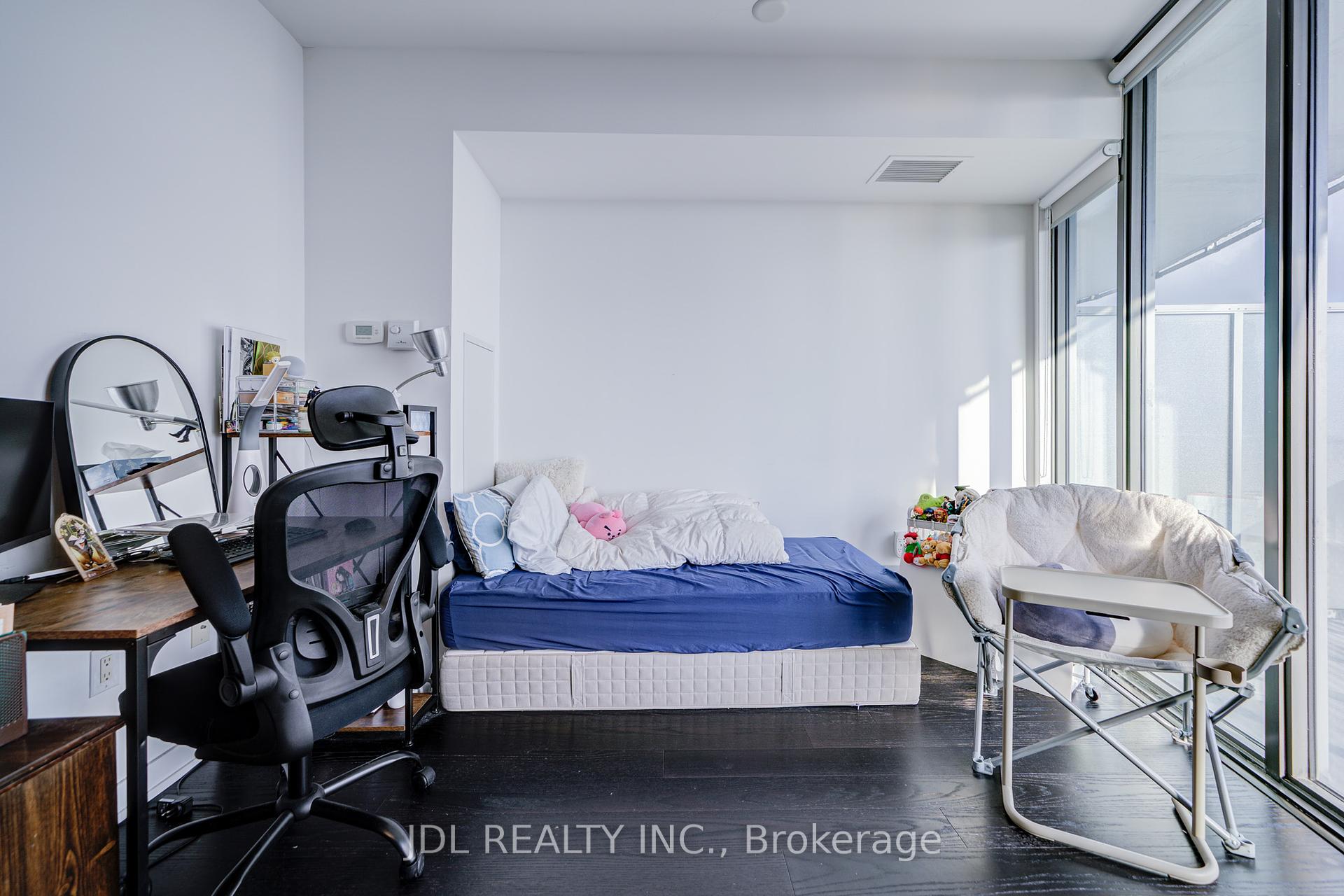 11 Wellesley St W, Toronto, ON M4Y0G4 | 0 Bedroom 1 Bathroom Condo Apt | Image 12