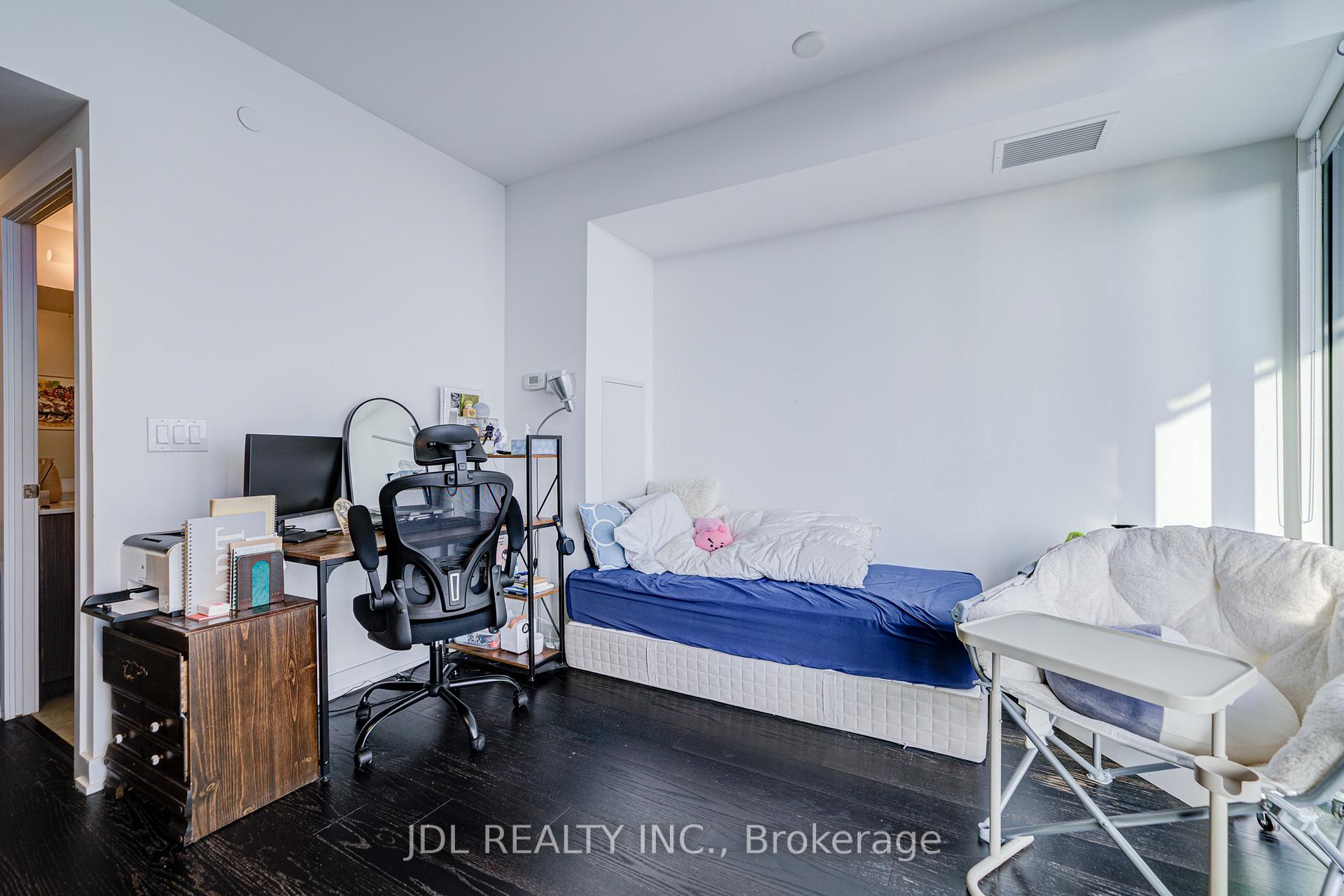 11 Wellesley St W, Toronto, ON M4Y0G4 | 0 Bedroom 1 Bathroom Condo Apt | Image 14