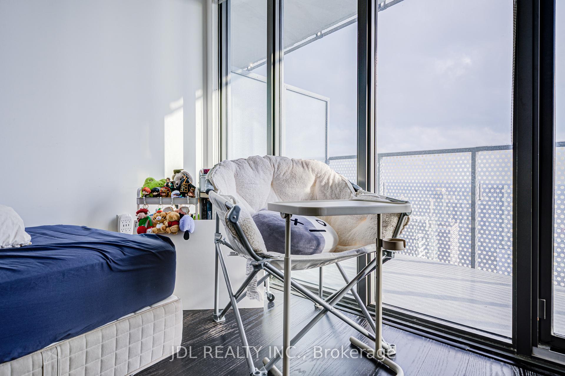 11 Wellesley St W, Toronto, ON M4Y0G4 | 0 Bedroom 1 Bathroom Condo Apt | Image 18