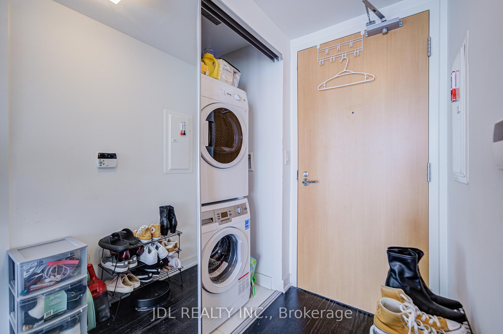 11 Wellesley St W, Toronto, ON M4Y0G4 | 0 Bedroom 1 Bathroom Condo Apt | Image 21