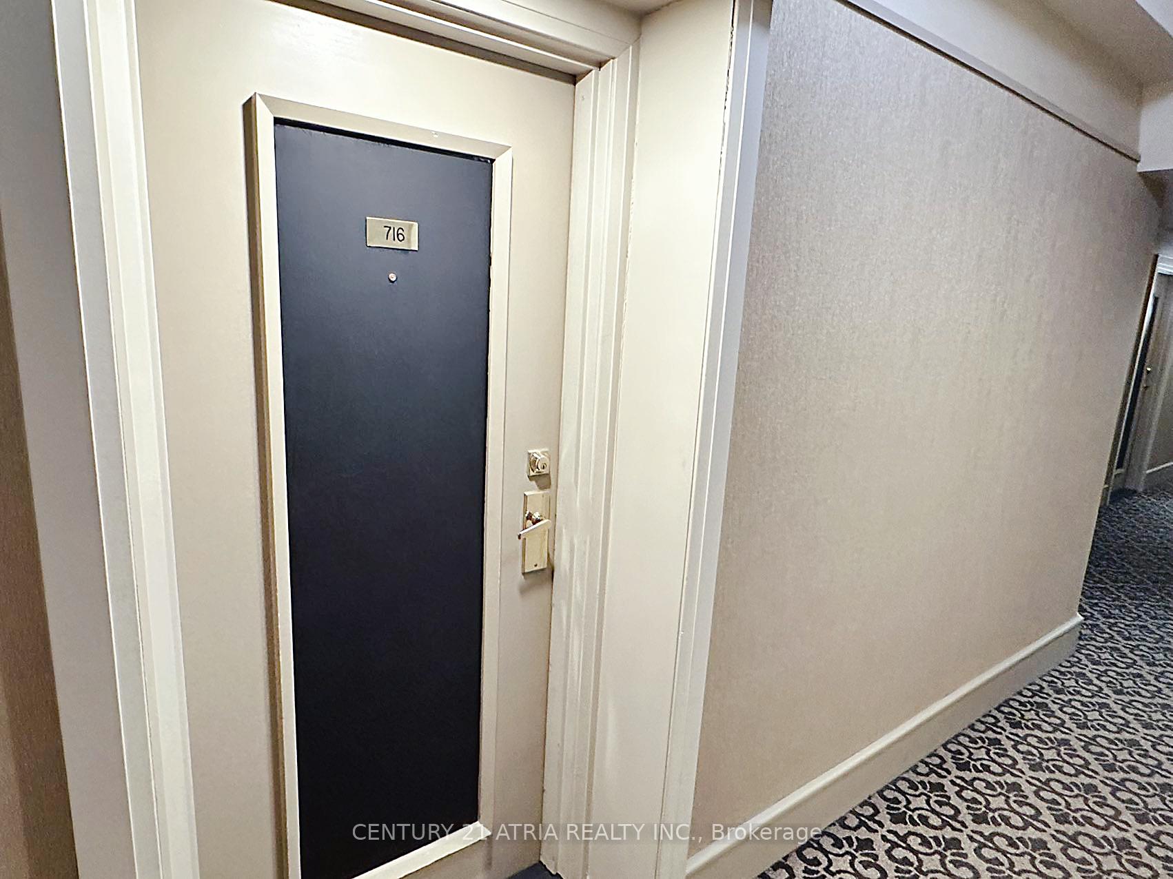 #716 - 909 Bay St, Toronto, ON M5S3G2 | 0 Bedroom 1 Bathroom Condo Apt | Image 3