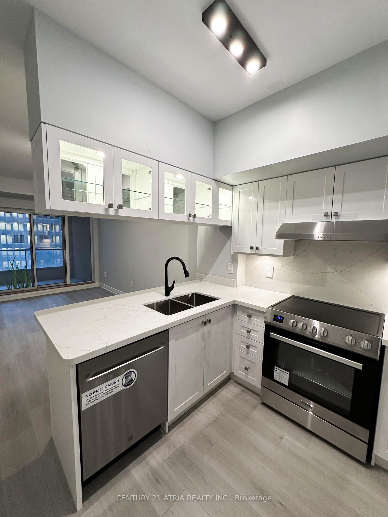 #716 - 909 Bay St, Toronto, ON M5S3G2 | 0 Bedroom 1 Bathroom Condo Apt | Image 8