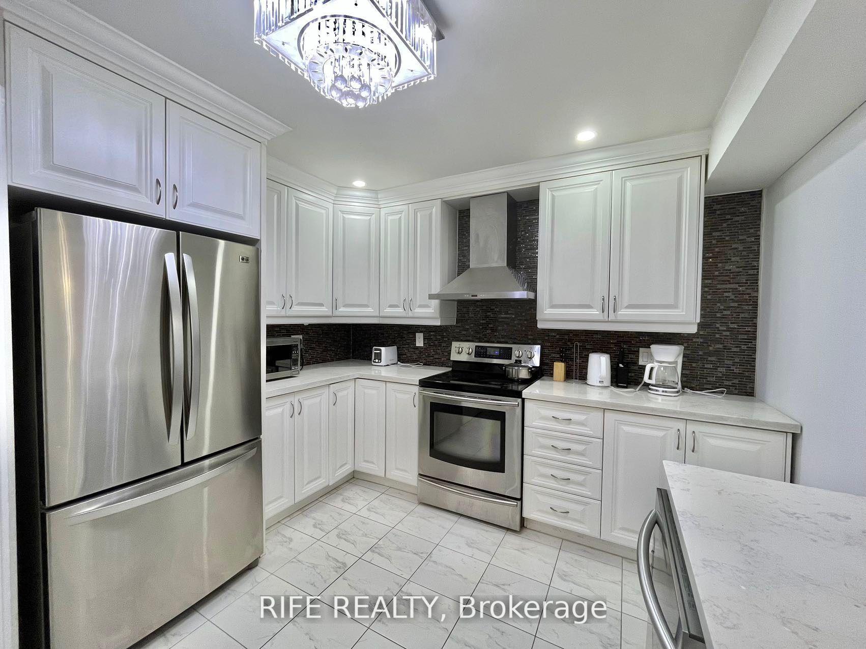 298 Empress Ave, Toronto, ON M2N3V4 | 4 Bedroom 3 Bathroom Detached House | Image 2