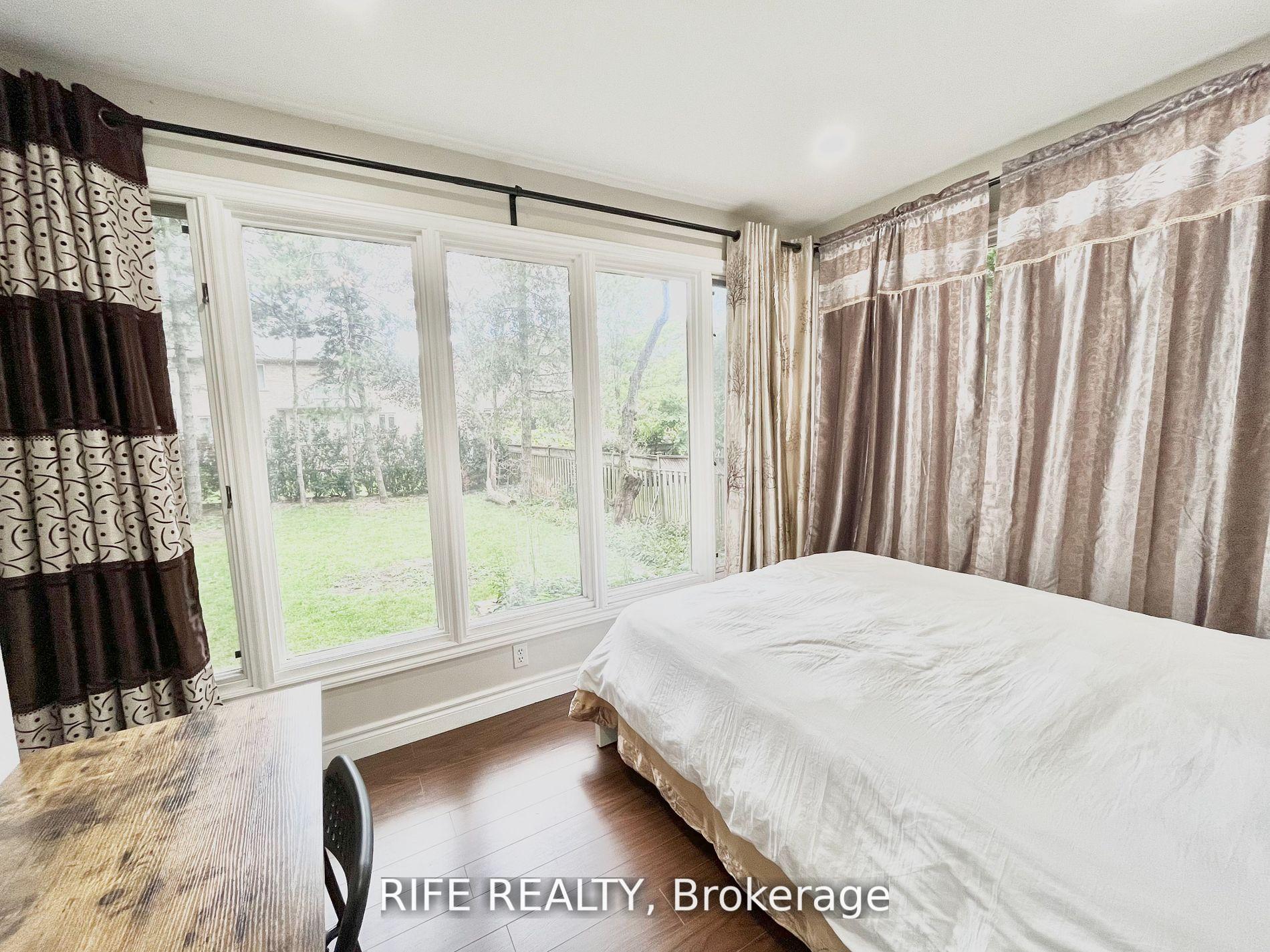 298 Empress Ave, Toronto, ON M2N3V4 | 4 Bedroom 3 Bathroom Detached House | Image 9