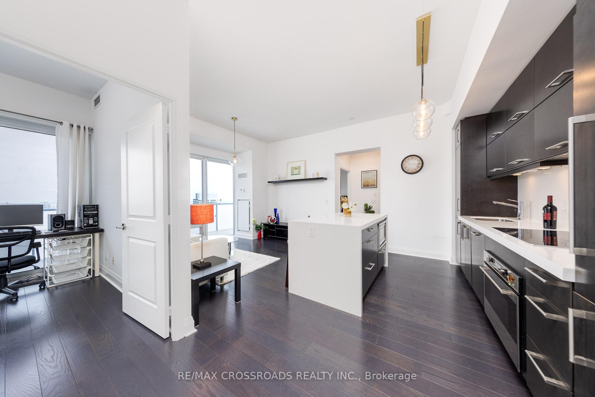 #4509 - 1080 Bay St, Toronto, ON M5S0A5 | 2 Bedroom 2 Bathroom Condo Apt | Image 16