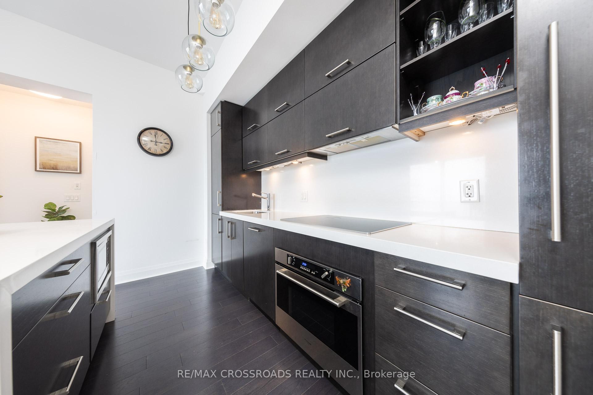 #4509 - 1080 Bay St, Toronto, ON M5S0A5 | 2 Bedroom 2 Bathroom Condo Apt | Image 9