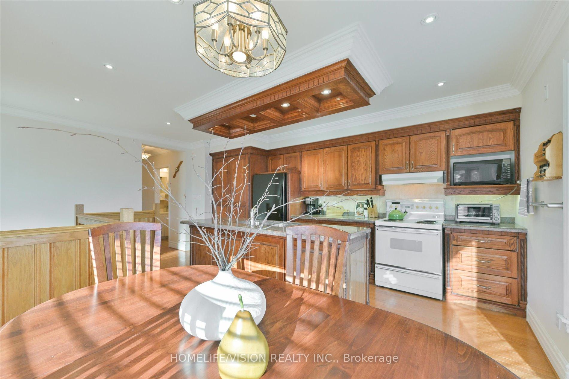127 Randolph Rd, Toronto, ON M4G3S3 | 2 Bedroom 2 Bathroom Detached House | Image 16