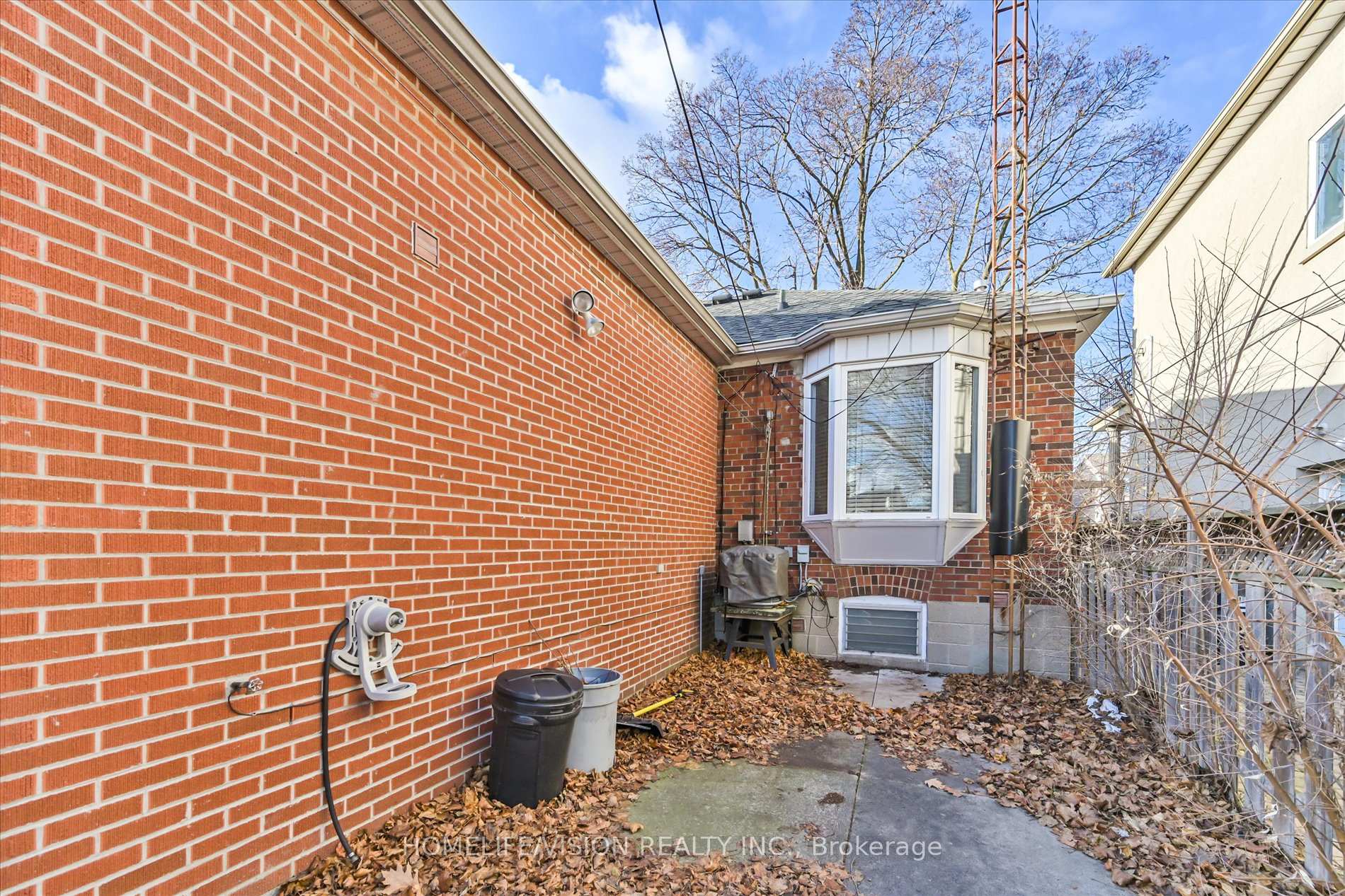127 Randolph Rd, Toronto, ON M4G3S3 | 2 Bedroom 2 Bathroom Detached House | Image 25