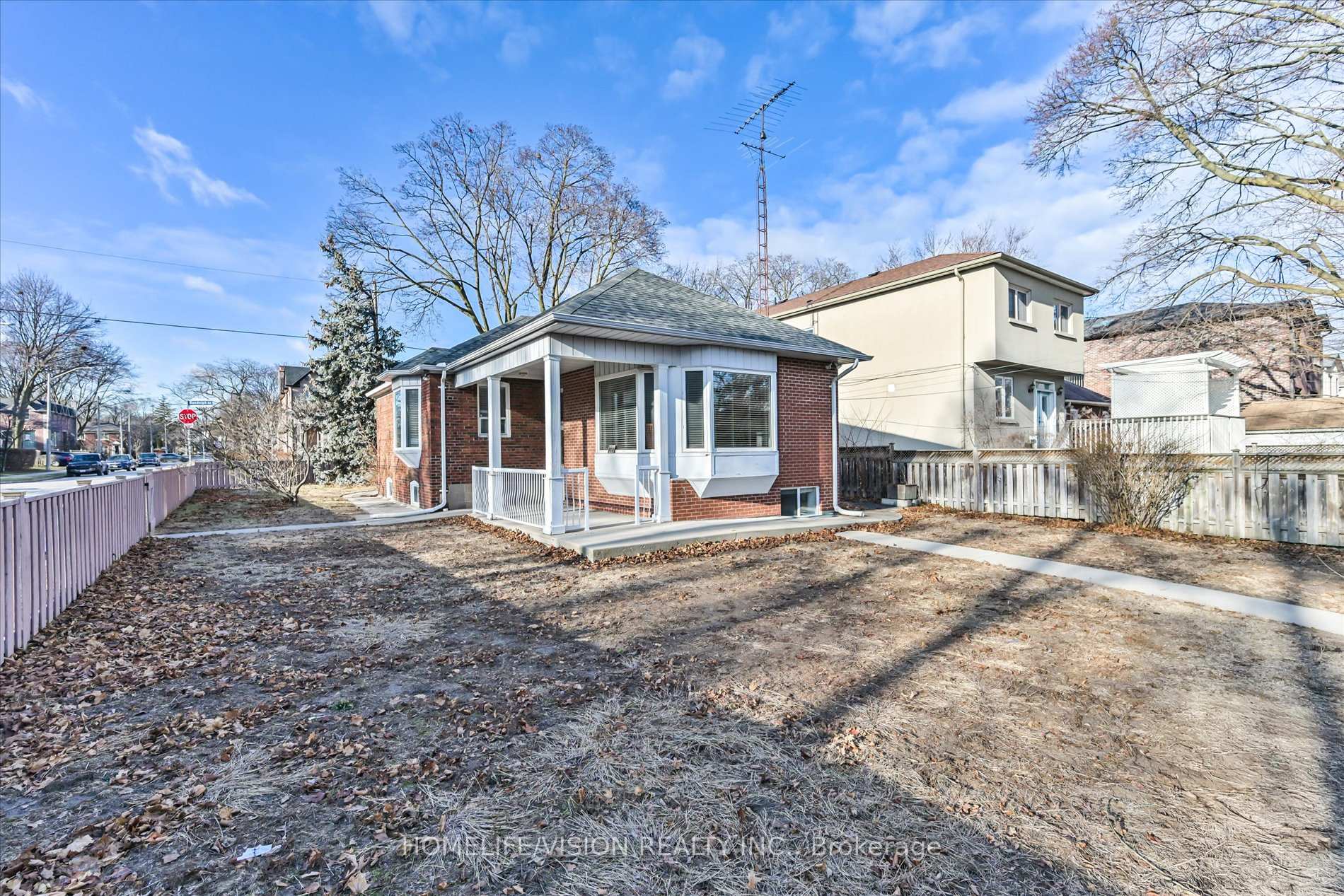 127 Randolph Rd, Toronto, ON M4G3S3 | 2 Bedroom 2 Bathroom Detached House | Image 28