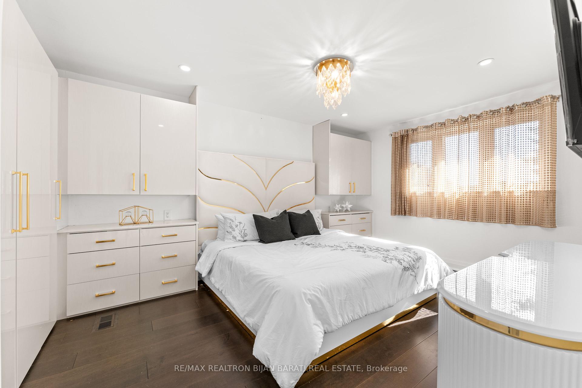 17 Wyvern Rd, Toronto, ON M2K2K3 | 4 Bedroom 5 Bathroom Detached House | Image 18