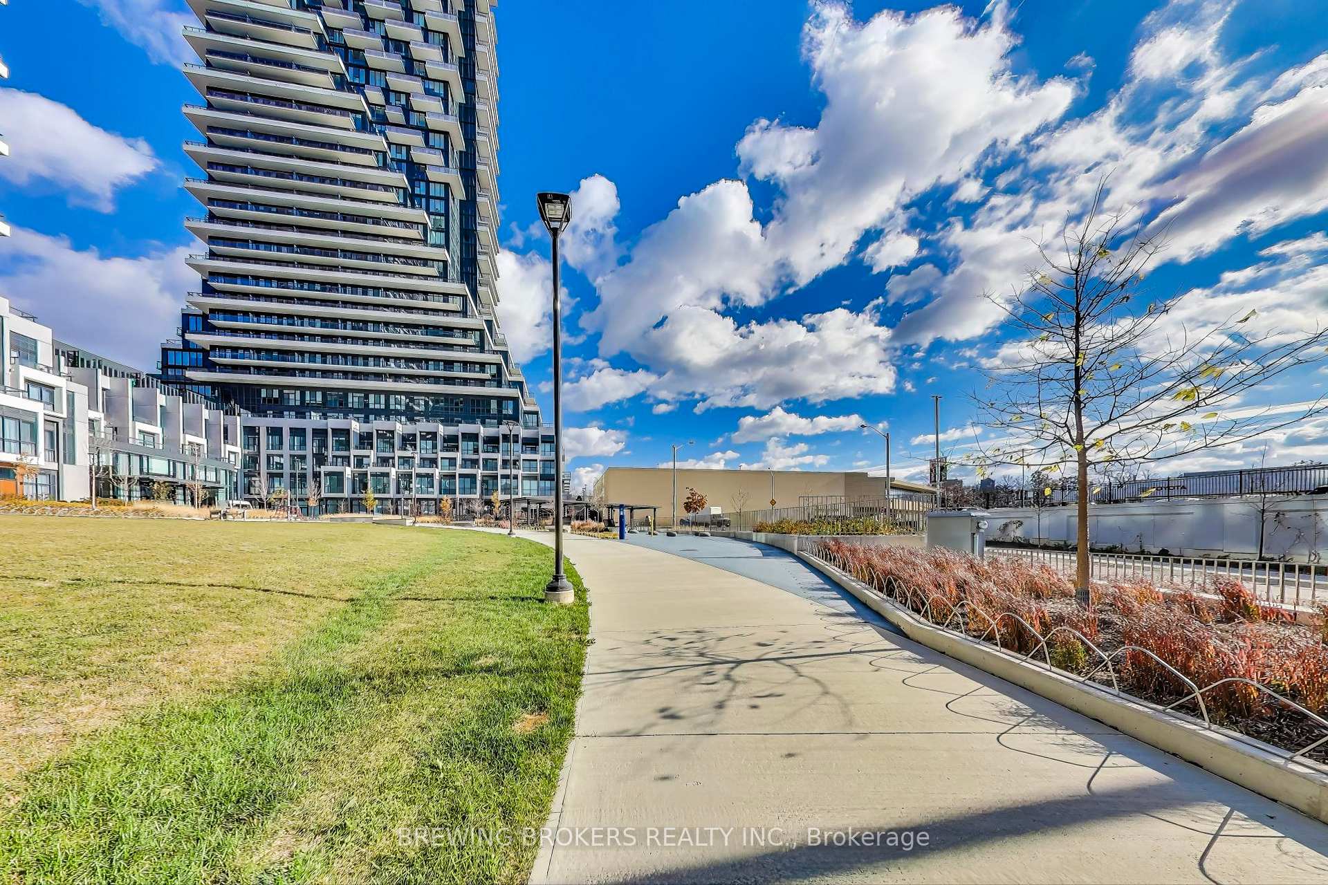 #933 - 20 Inn On The Park Dr, Toronto, ON M3C0P8 | 2 Bedroom 2 Bathroom Condo Apt | Image 3