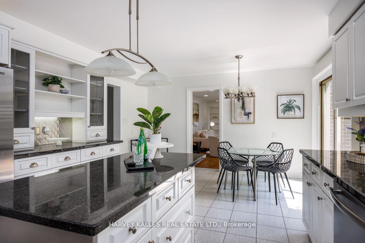 15 Old Colony Rd, Toronto, ON M2L2J7 | 4 Bedroom 6 Bathroom Detached House | Image 12