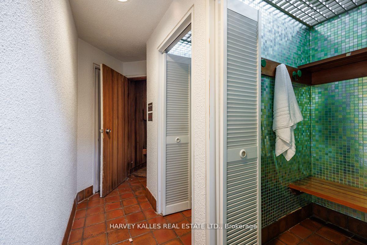 15 Old Colony Rd, Toronto, ON M2L2J7 | 4 Bedroom 6 Bathroom Detached House | Image 18