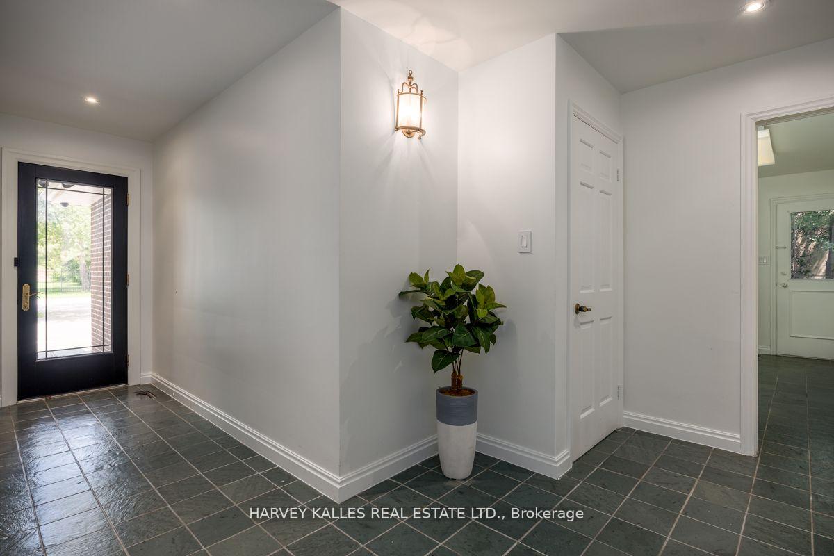 15 Old Colony Rd, Toronto, ON M2L2J7 | 4 Bedroom 6 Bathroom Detached House | Image 19