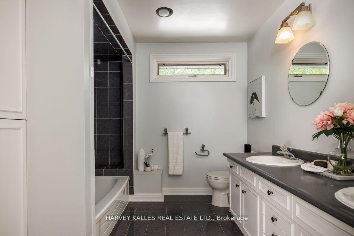 15 Old Colony Rd, Toronto, ON M2L2J7 | 4 Bedroom 6 Bathroom Detached House | Image 37