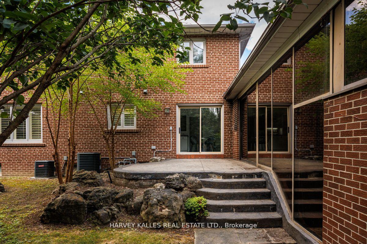 15 Old Colony Rd, Toronto, ON M2L2J7 | 4 Bedroom 6 Bathroom Detached House | Image 39